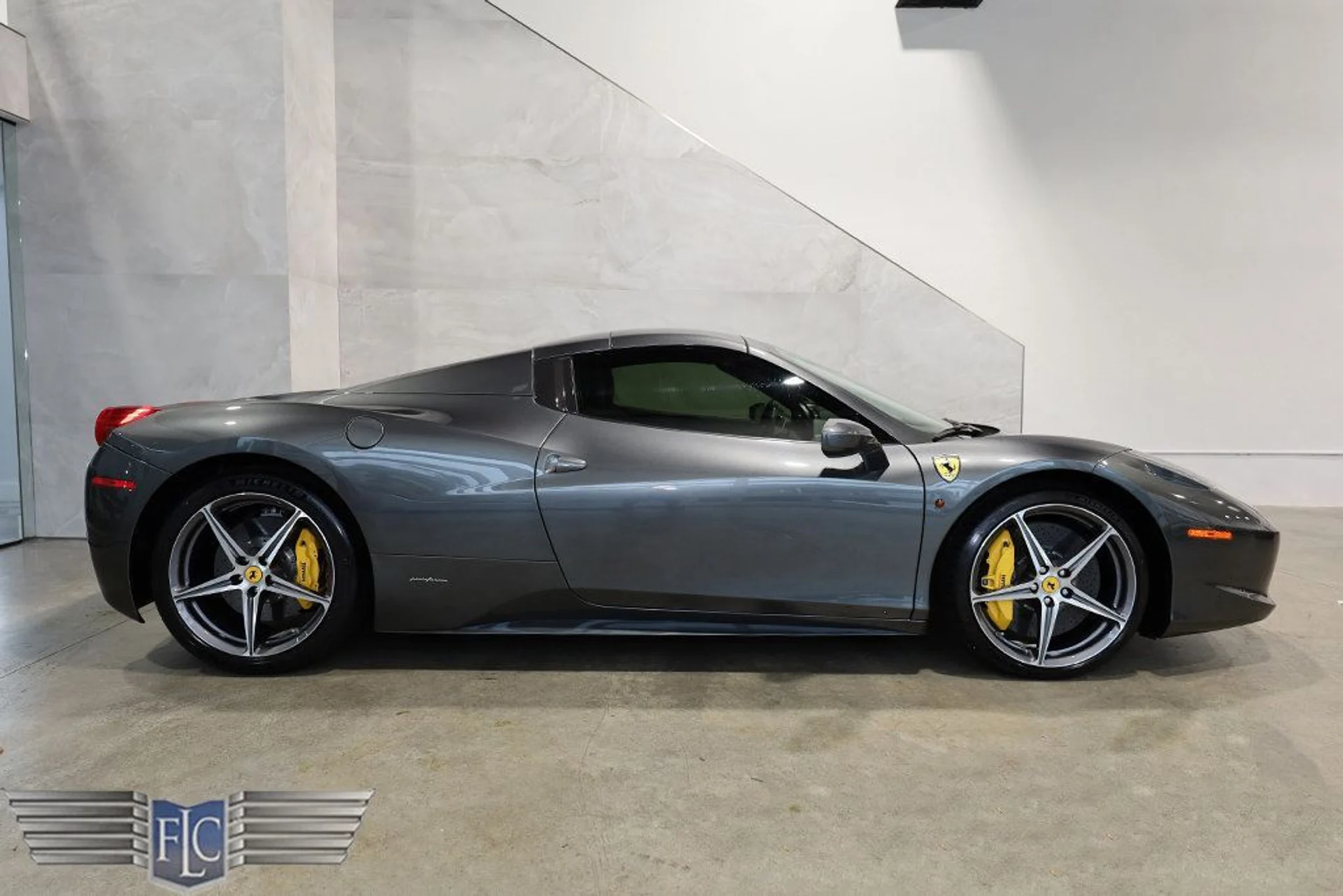 mph002_3945331977_used_2013_ferrari_458_italia_2drconvertible_9689_22957289_3_1024_57b7ffc17b