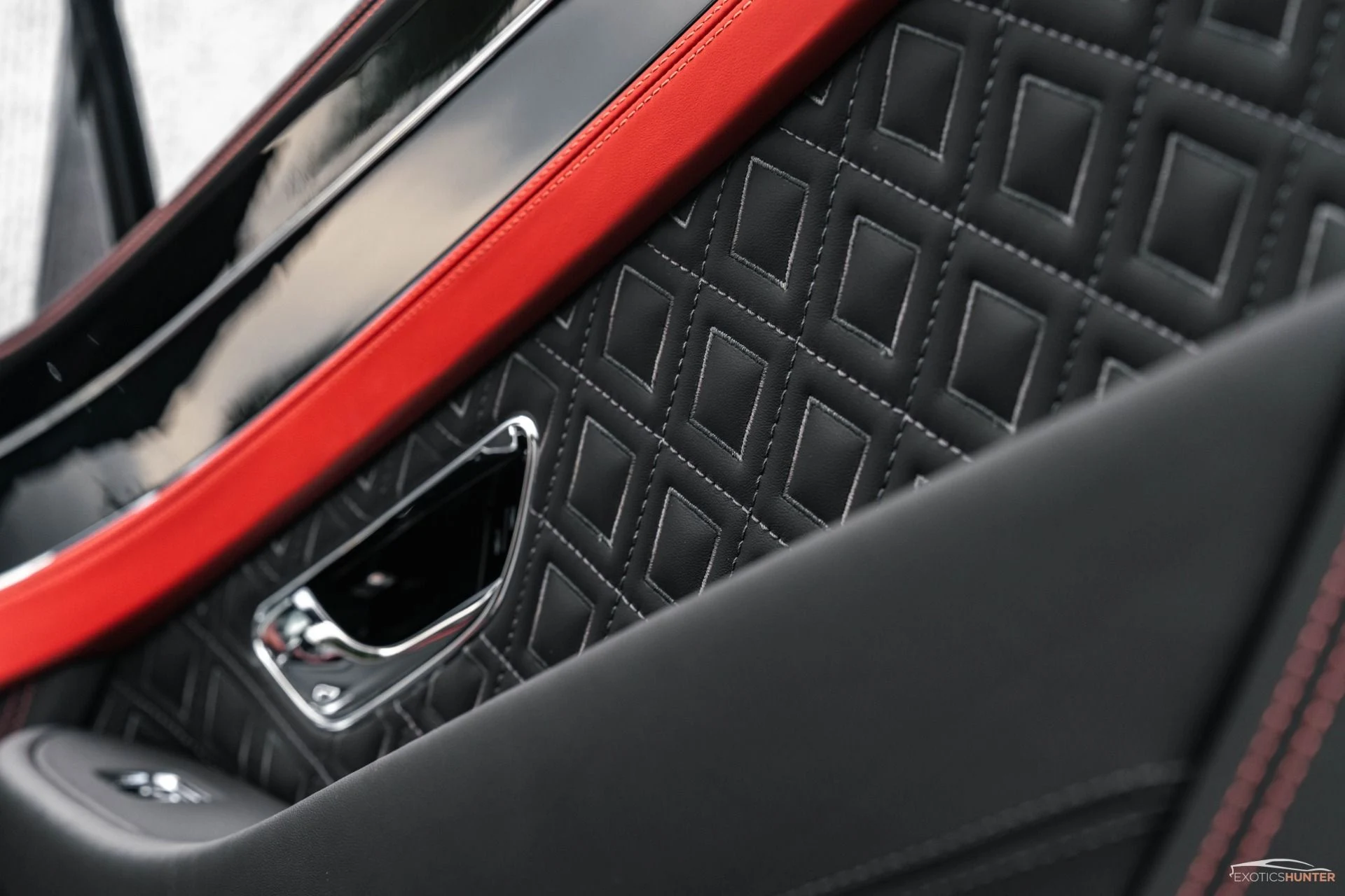 mph002_395698091_Used_2020_Bentley_Continental_GTC_280_K_MSRP_Mulliner_Blackline_Rotating_Display_1766938877_6936495aea