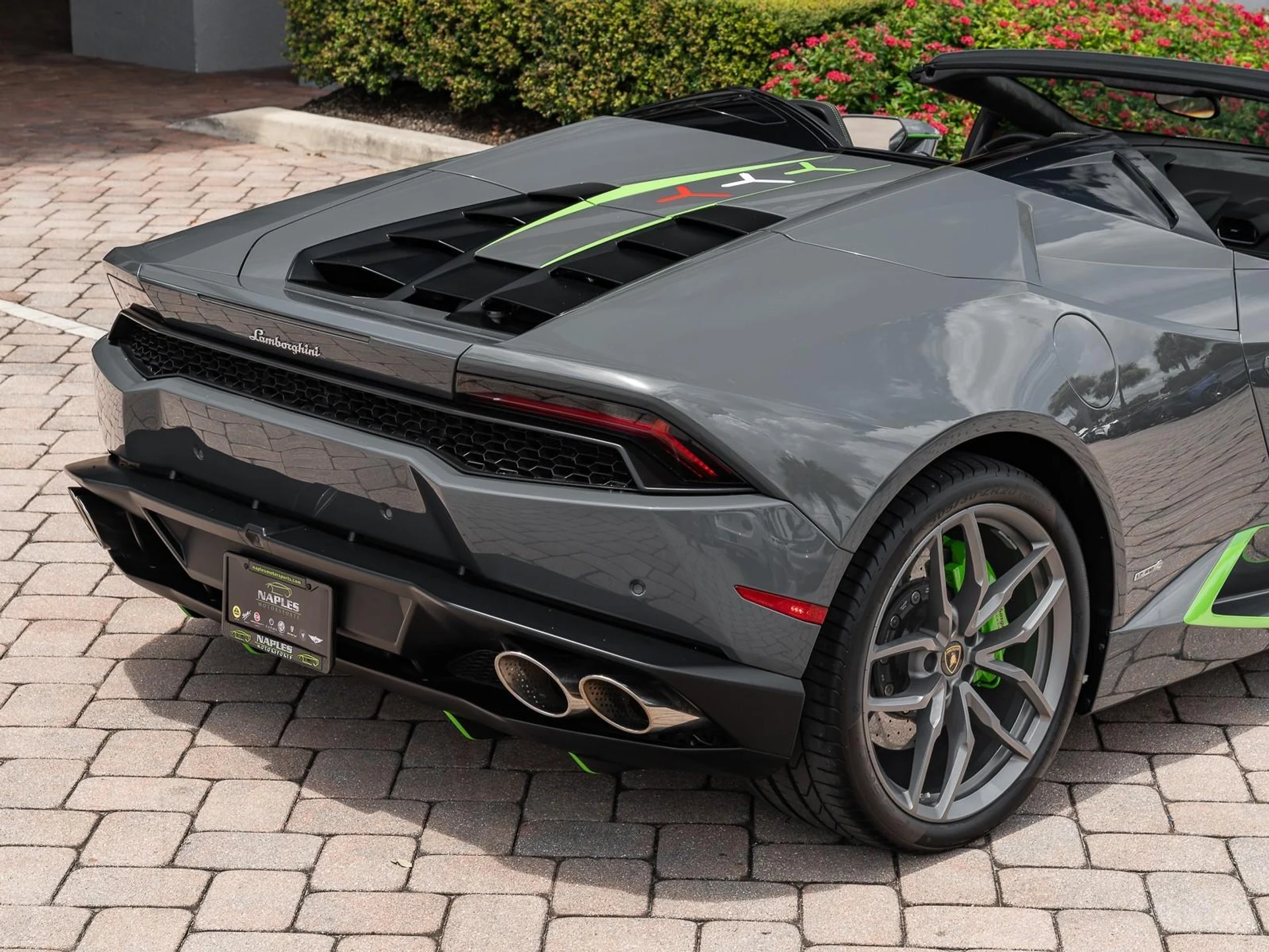 mph002_3962433413_Used_2016_Lamborghini_Huracan_LP_610_4_Spyder_1756498164_b1aa2ea884