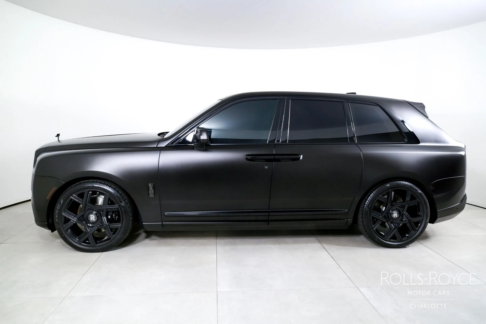 mph002_3964078076_Used_2025_Rolls_Royce_Black_Badge_Cullinan_1769527230_965b357880