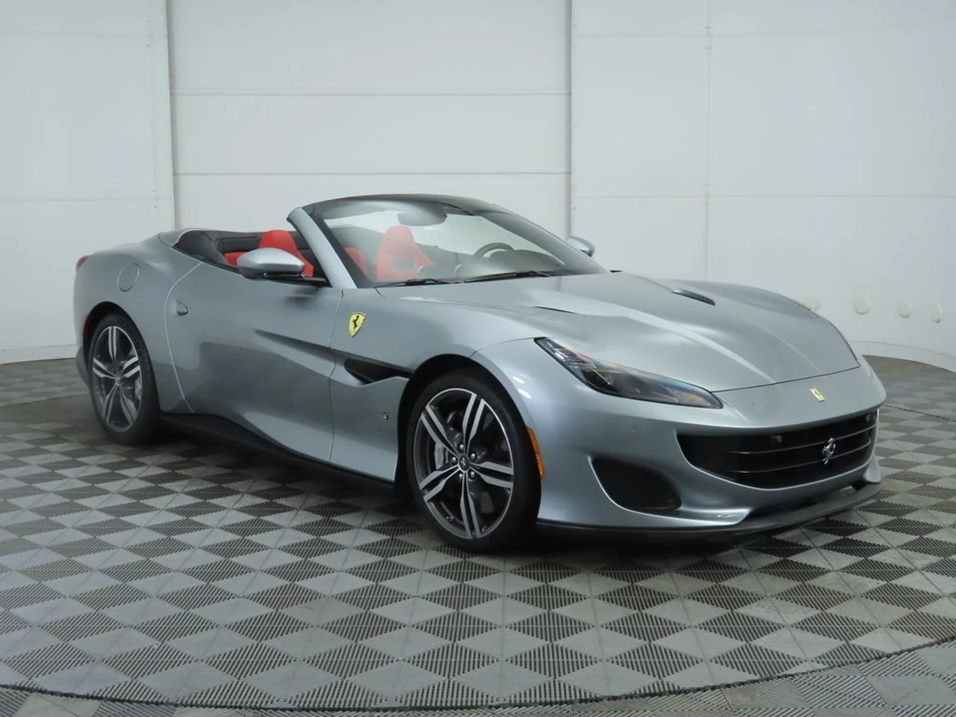 mph002_3964262076_used_2019_ferrari_portofino_base_8119_22954184_3_1024_529454885c