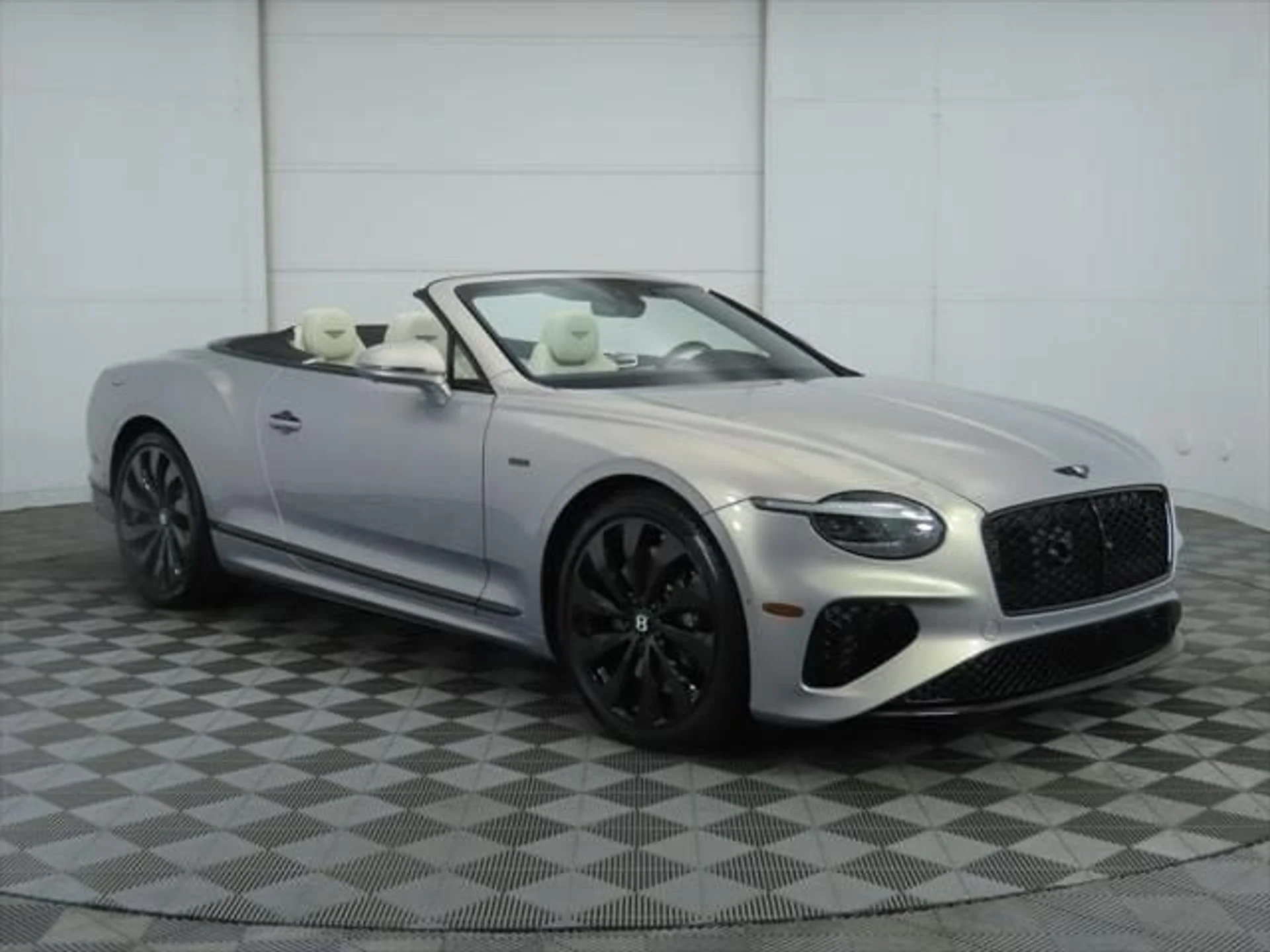 mph002_3964373385_used_2025_bentley_continental_gtblackeditionconvertible_8119_23011580_3_640_0d3b631d15