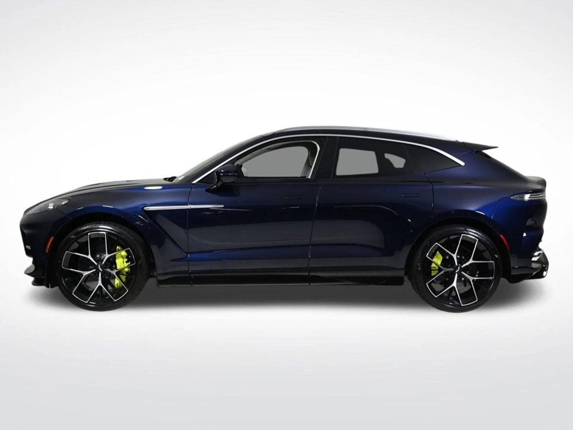 mph002_3975288661_new_2026_aston_martin_dbx_707awd_11350_22965901_2_1024_095ab4ac9d