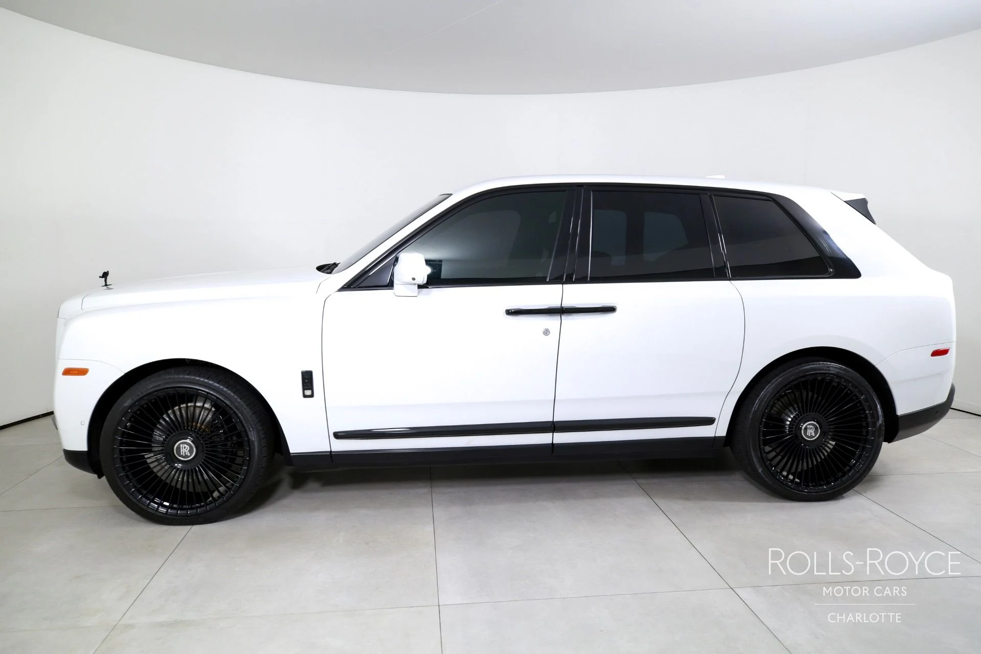 mph002_3979780424_Used_2019_Rolls_Royce_Cullinan_1753469692_6d9a92ad3c