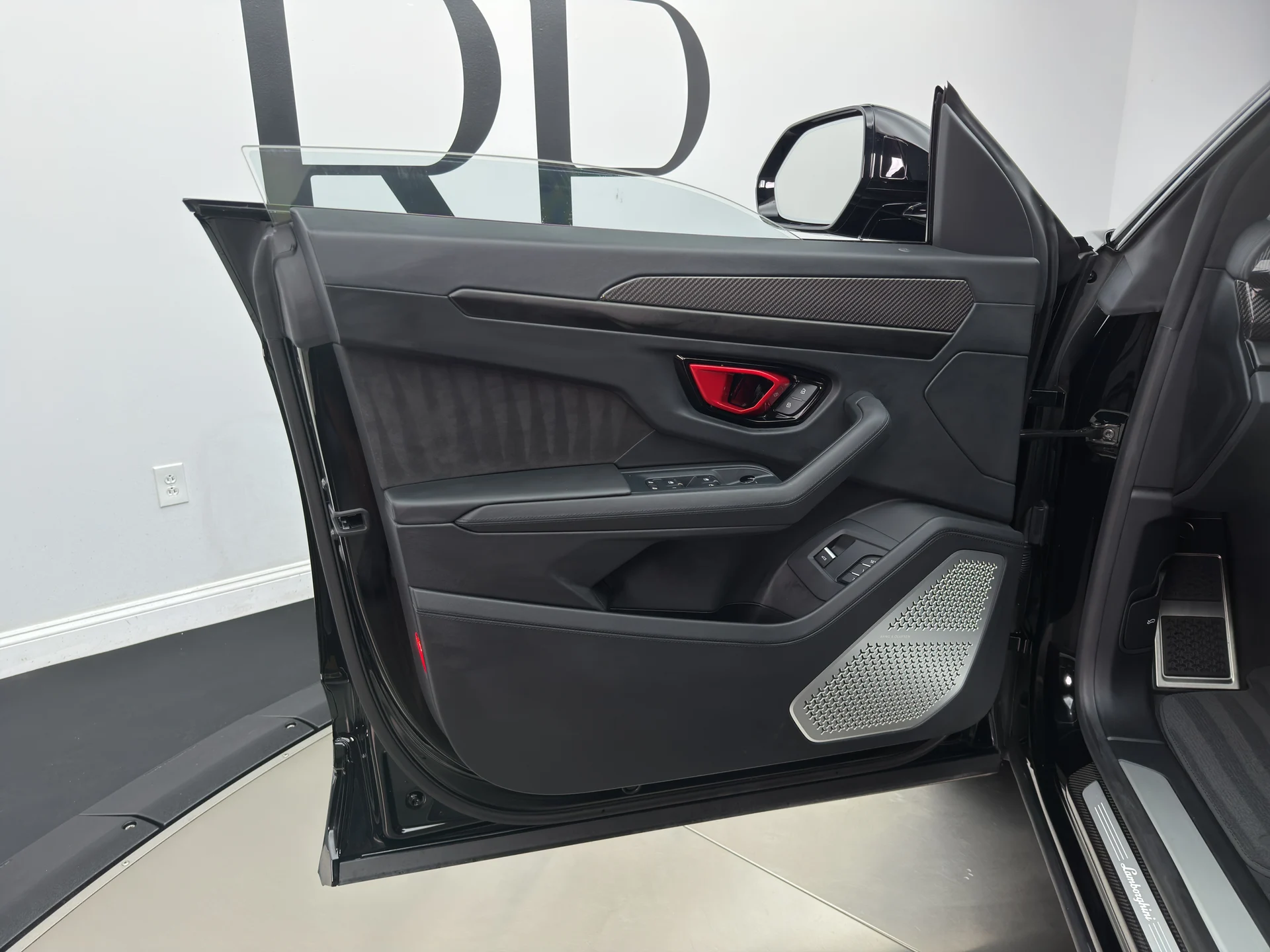mph002_3990794437_RPA_3794_interior_001_870a3d692b