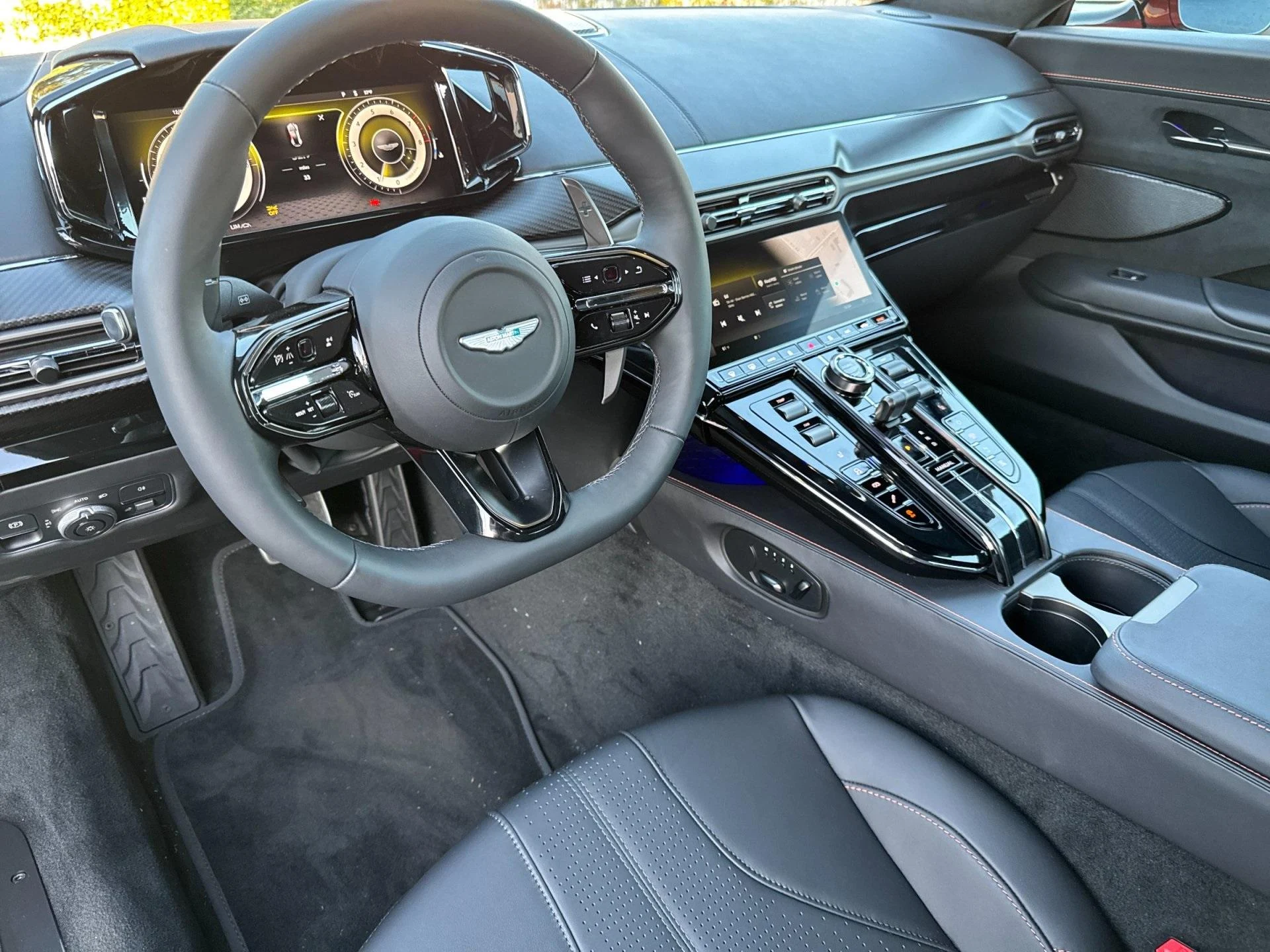 mph002_4005613307_New_2025_Aston_Martin_Vantage_Base_1747424884_cebcb6b659