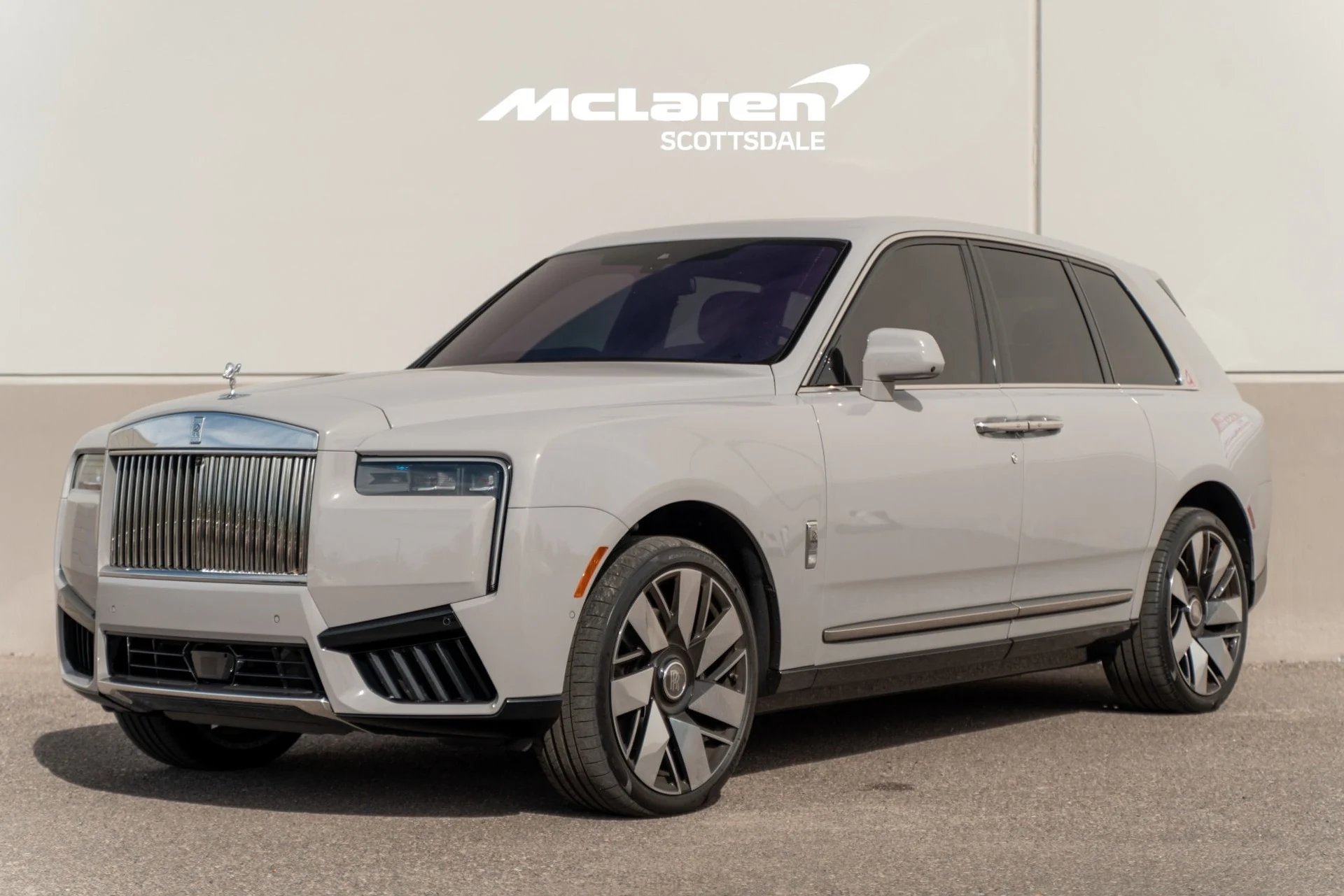 mph002_4008163054_Used_2025_Rolls_Royce_CULLINAN_1762551251_f115996dc2