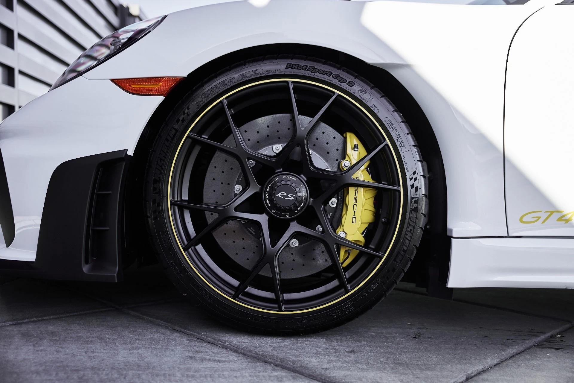 mph002_4015199390_Used_2025_Porsche_718_Cayman_GT_4_RS_1766025460_610e40b496