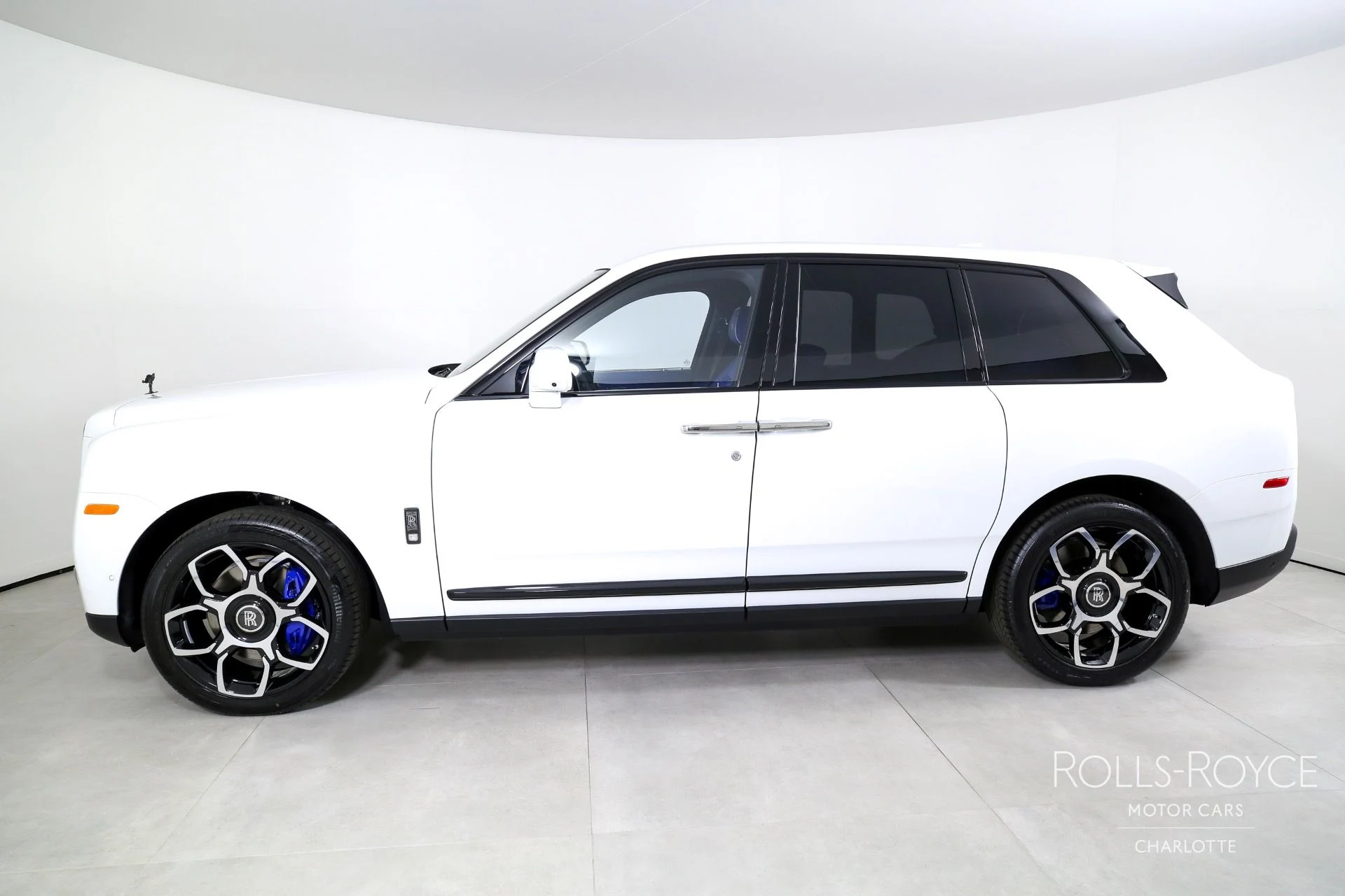 mph002_4029861124_Used_2024_Rolls_Royce_Black_Badge_Cullinan_1703176415_2bc042edef