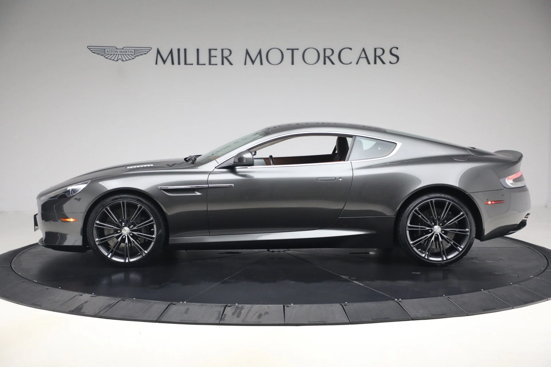 mph002_4037474904_Used_2014_Aston_Martin_DB_9_1789160226_d2e96c5aff