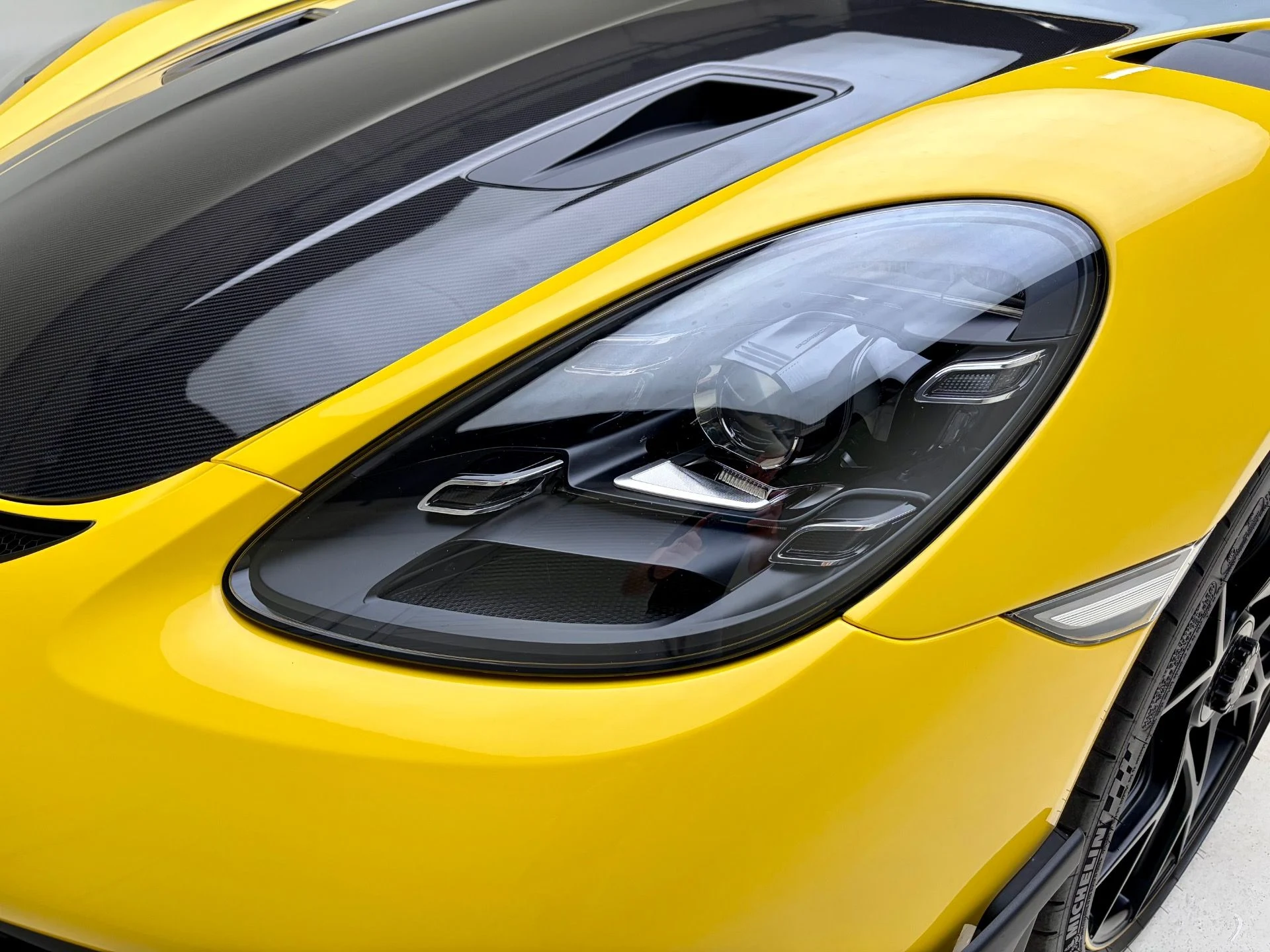 mph002_4037985853_Used_2023_Porsche_718_Cayman_GT_4_RS_1777938794_dcd2841c9f