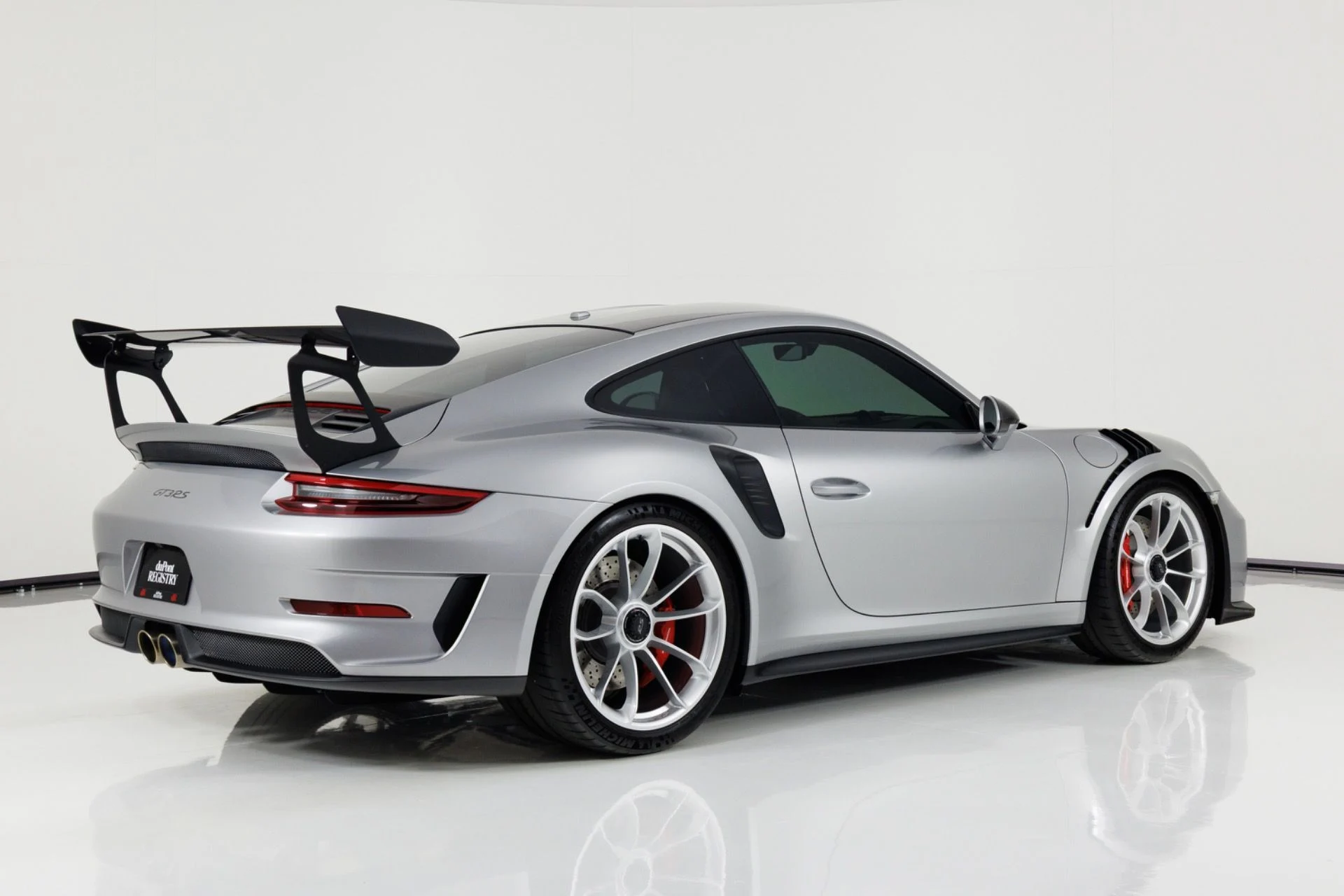 mph002_4045299448_Used_2019_Porsche_911_GT_3_RS_1778792364_9a5f6d2959