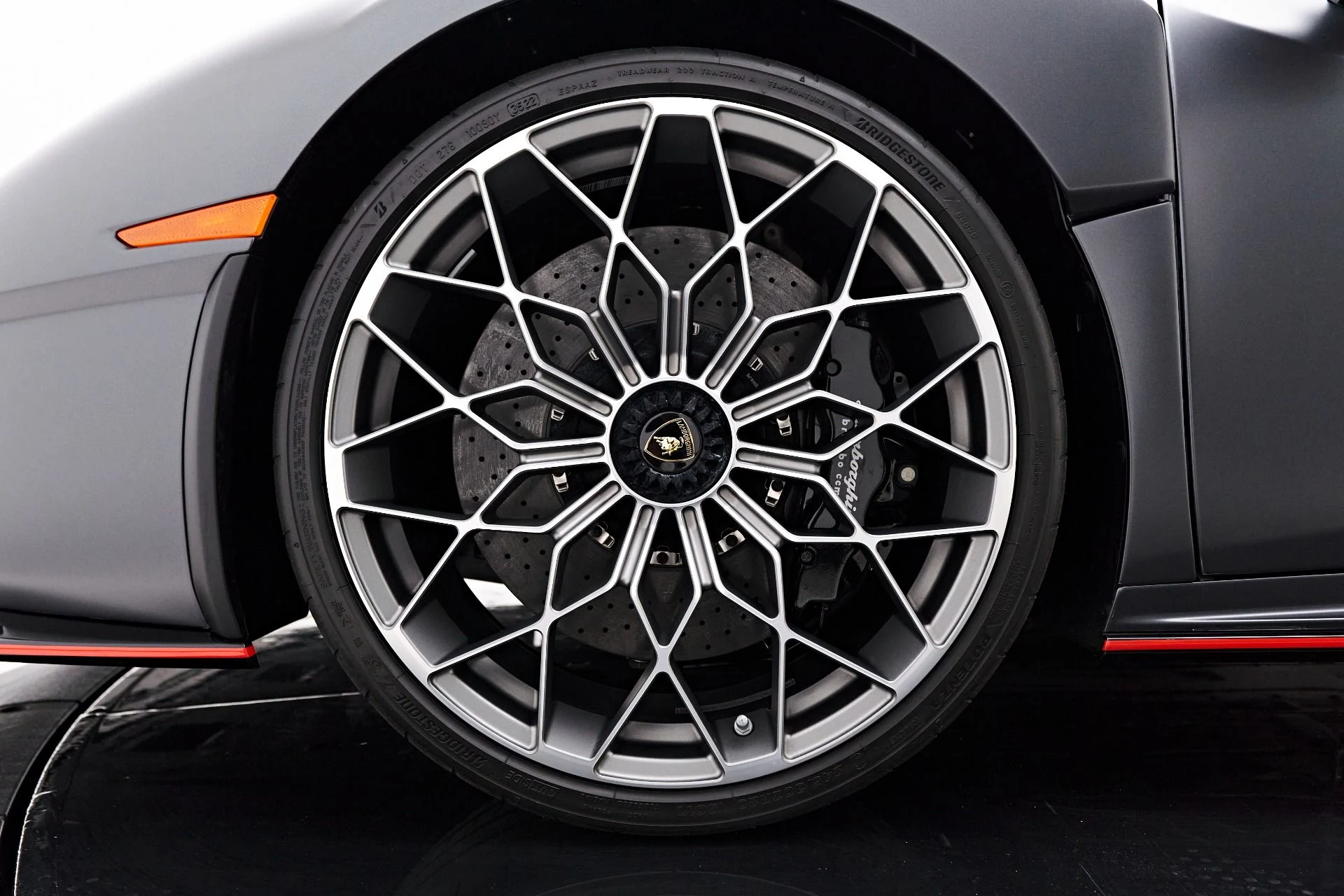 mph002_4055842897_Used_2023_Lamborghini_Huracan_STO_Base_1696892071_9845b17b97