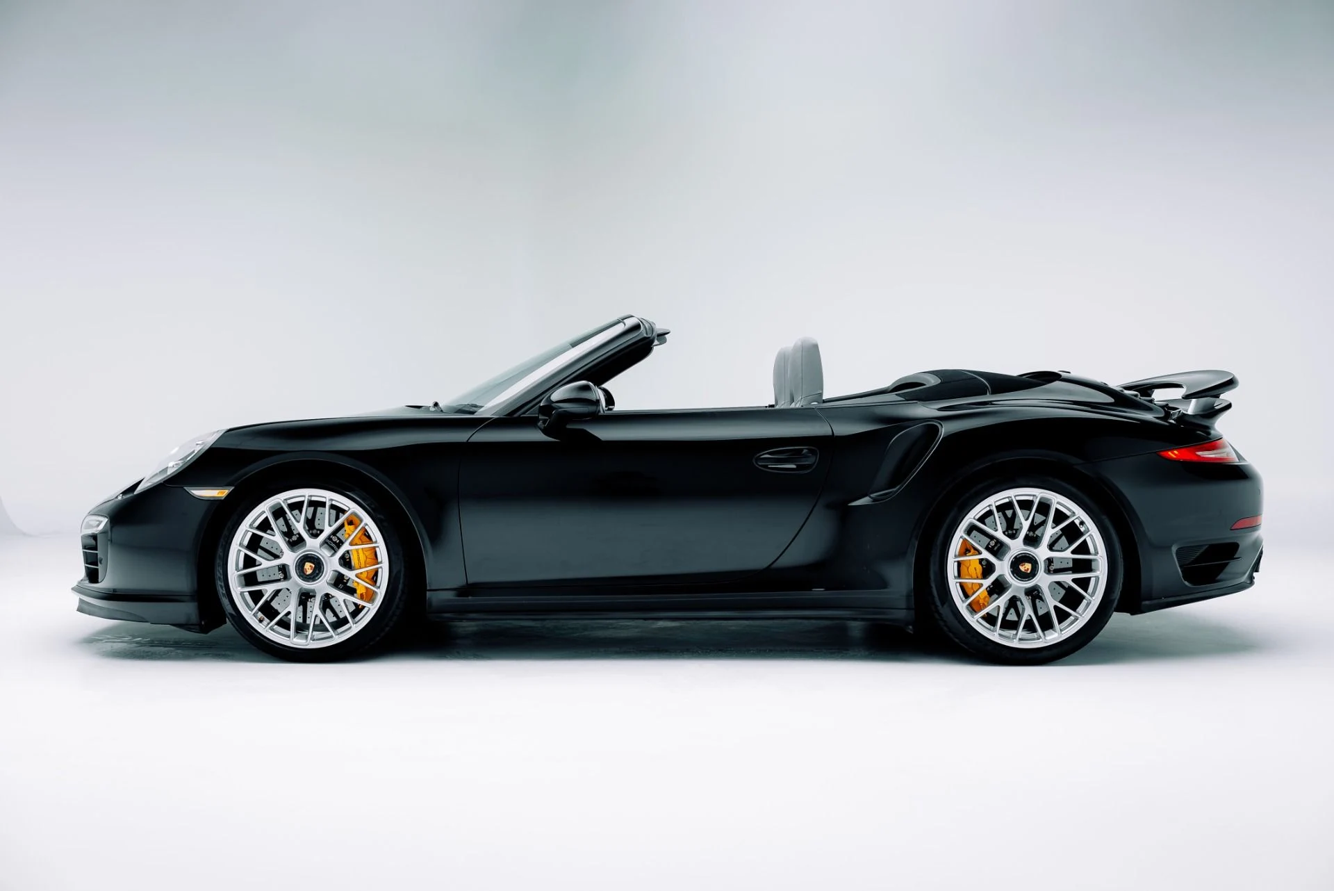 mph002_4065132988_Used_2014_Porsche_911_Turbo_S_1764615222_92236859bf