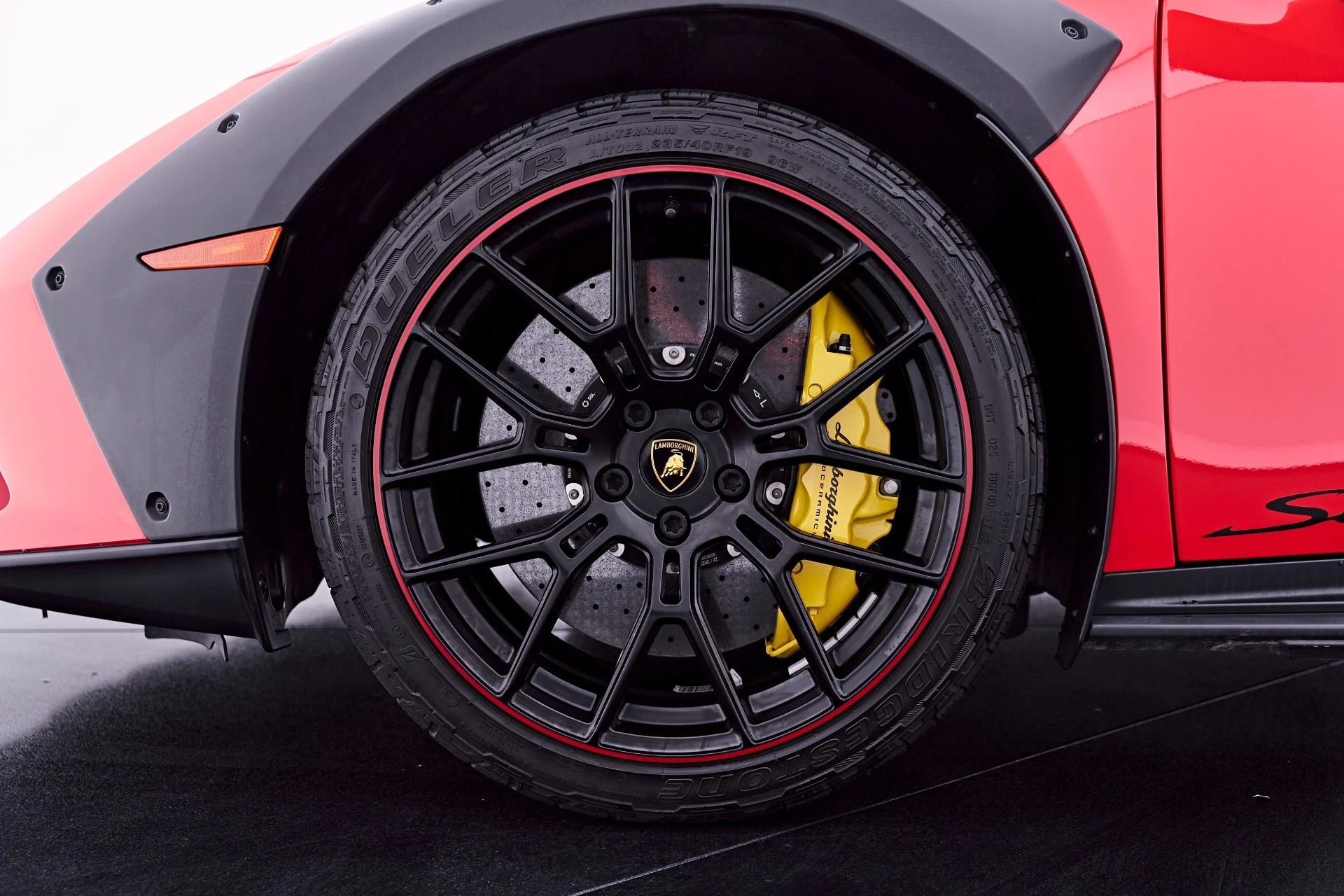 mph002_4066578490_Used_2023_Lamborghini_Huracan_Sterrato_Base_1782841472_c747c0dd14
