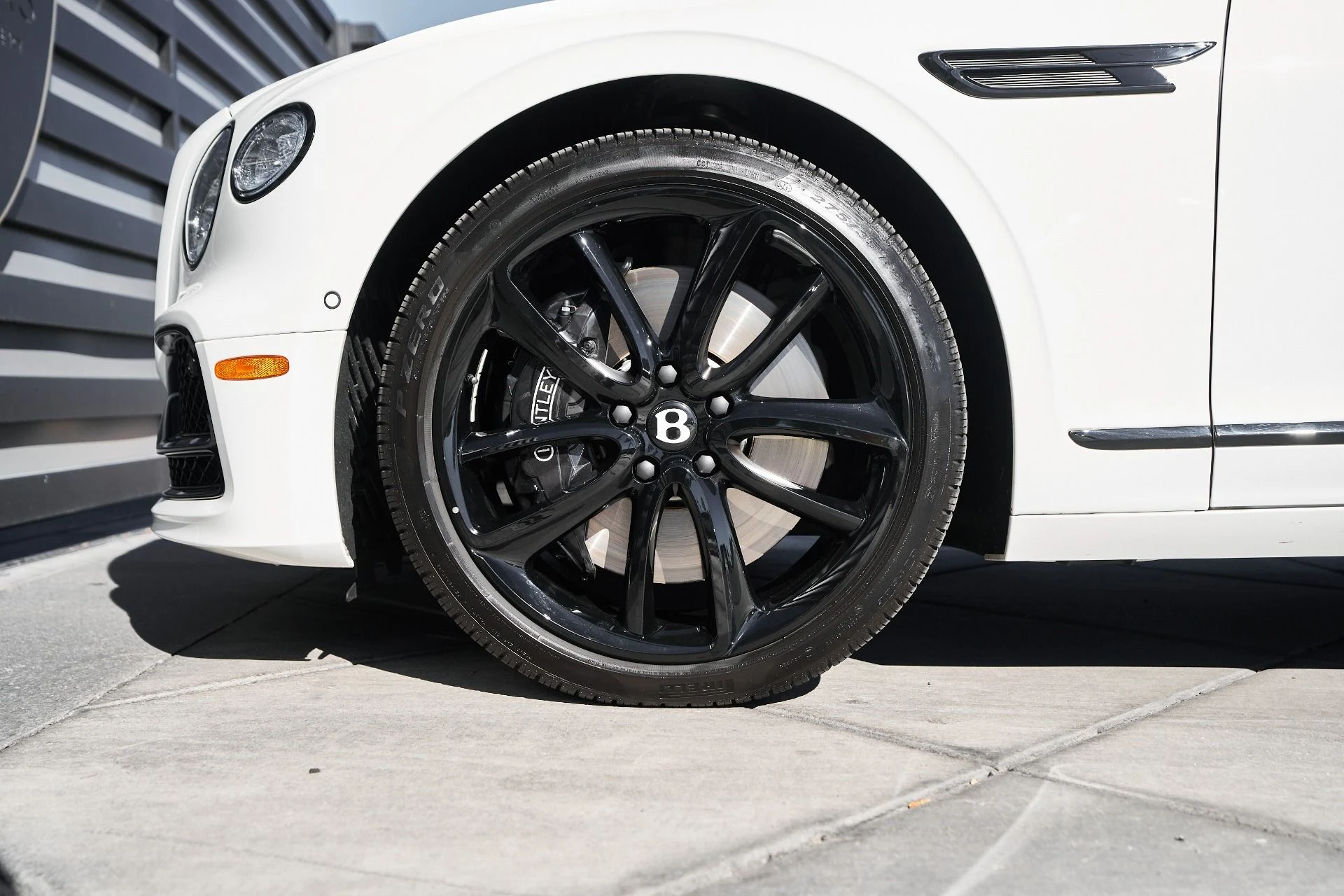 mph002_4067379708_Used_2024_Bentley_Flying_Spur_S_1761779868_2727d4592e