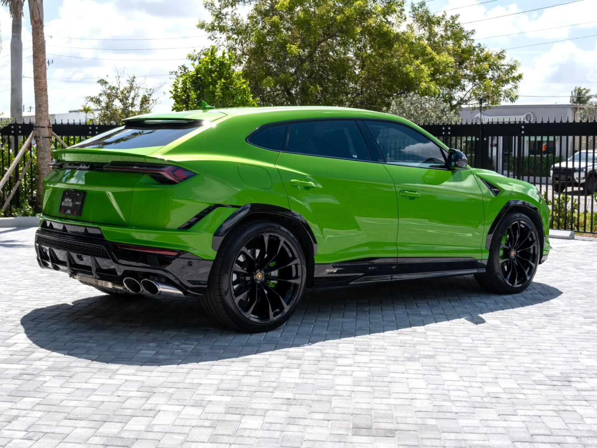 mph002_4073775166_Used_2024_Lamborghini_Urus_S_1775489514_590f79fcd6