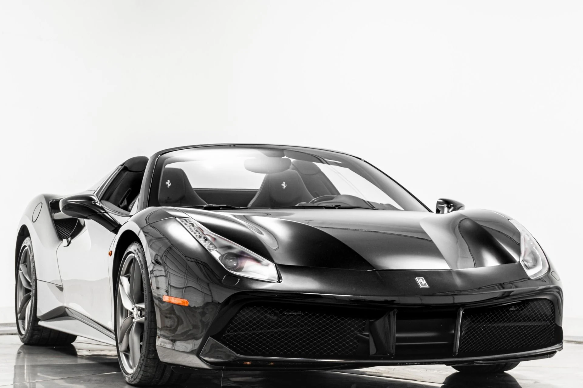 mph002_4082293476_Used_2018_Ferrari_488_Spider_Extensive_Carbon_Fiber_Trim_Low_Miles_1776719861_c5b8312d02