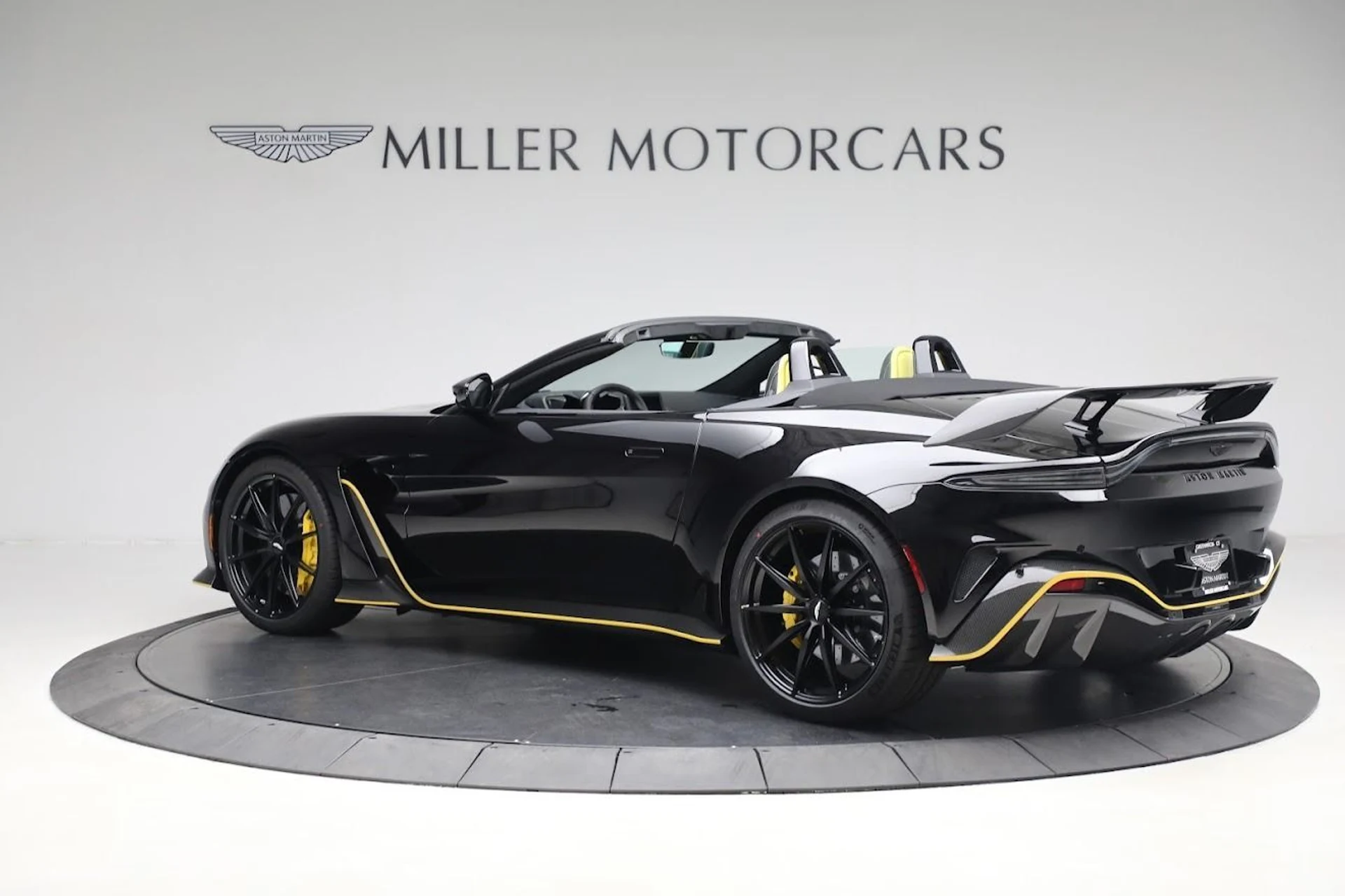 mph002_4094513863_Used_2023_Aston_Martin_Vantage_V12_1687444772_8dec797427