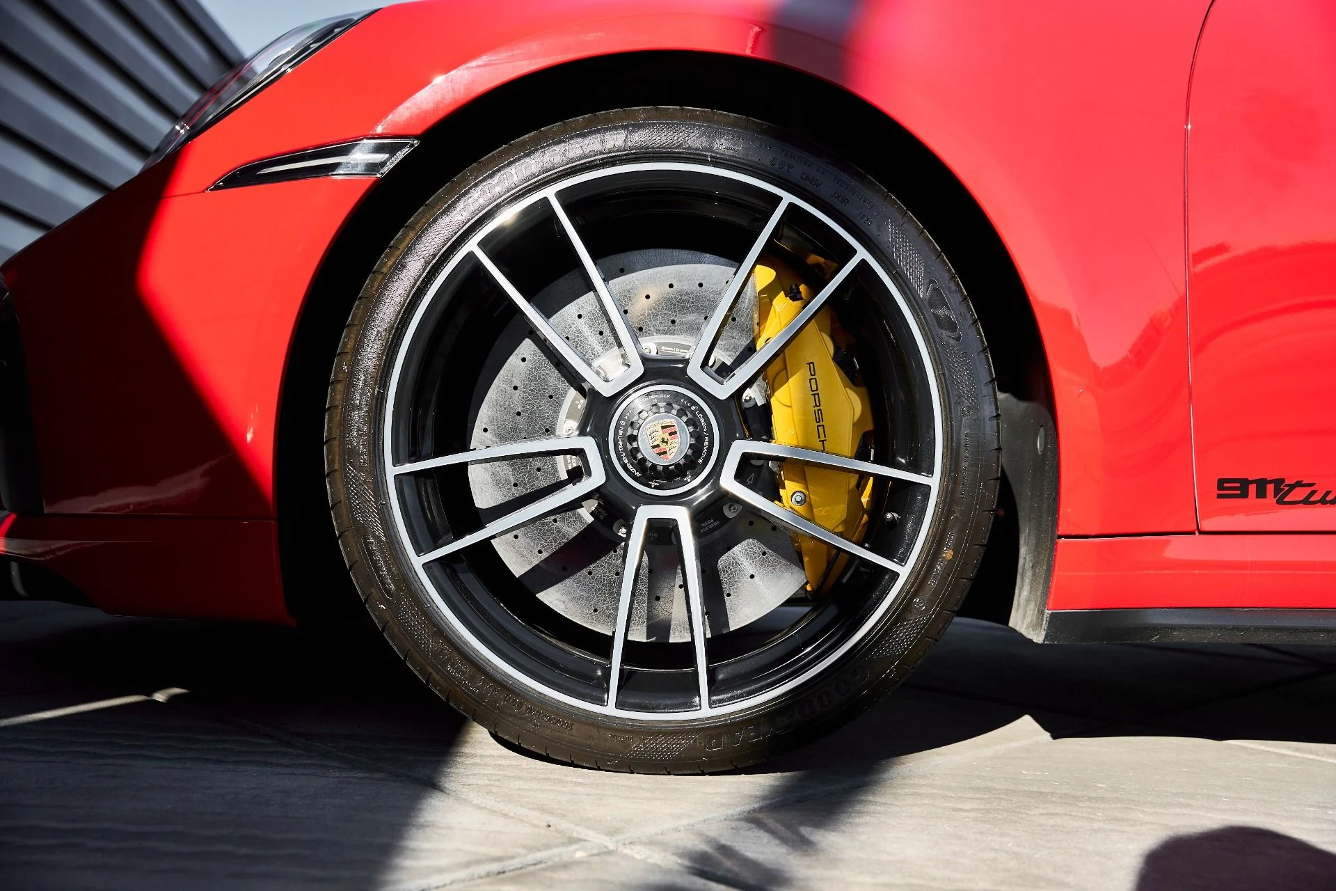 mph002_4102237635_Used_2021_Porsche_911_Turbo_S_1768616591_6566776644