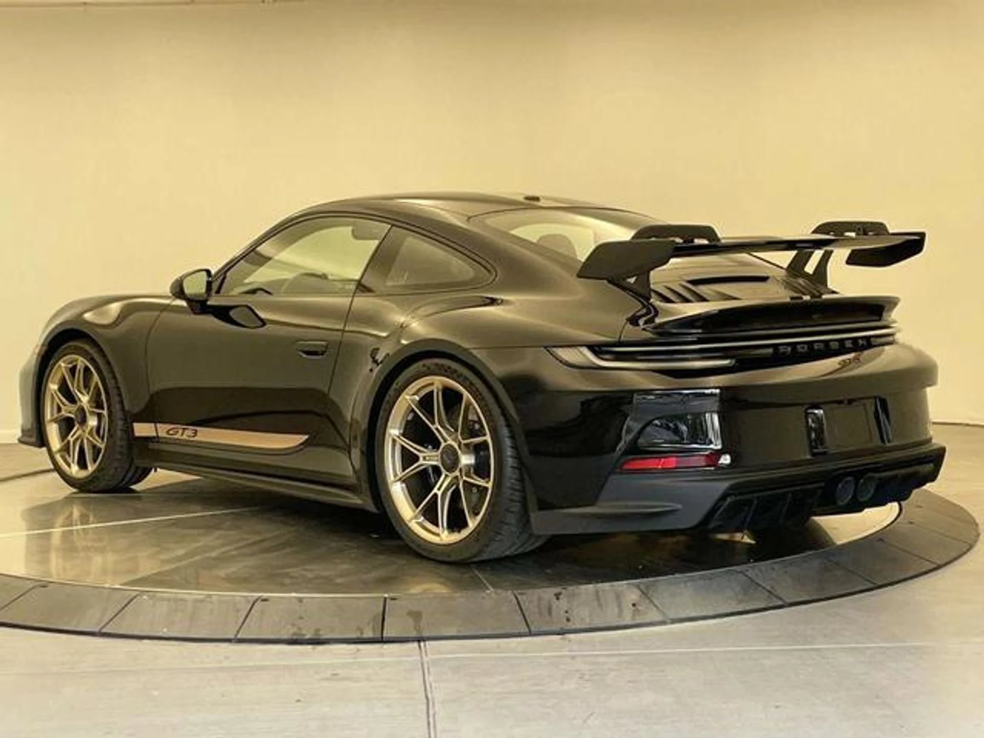 mph002_410313919_P_Su_Ky_Ngrli_Cv1o7ltw47_LP_Mt_E_8950f380f9