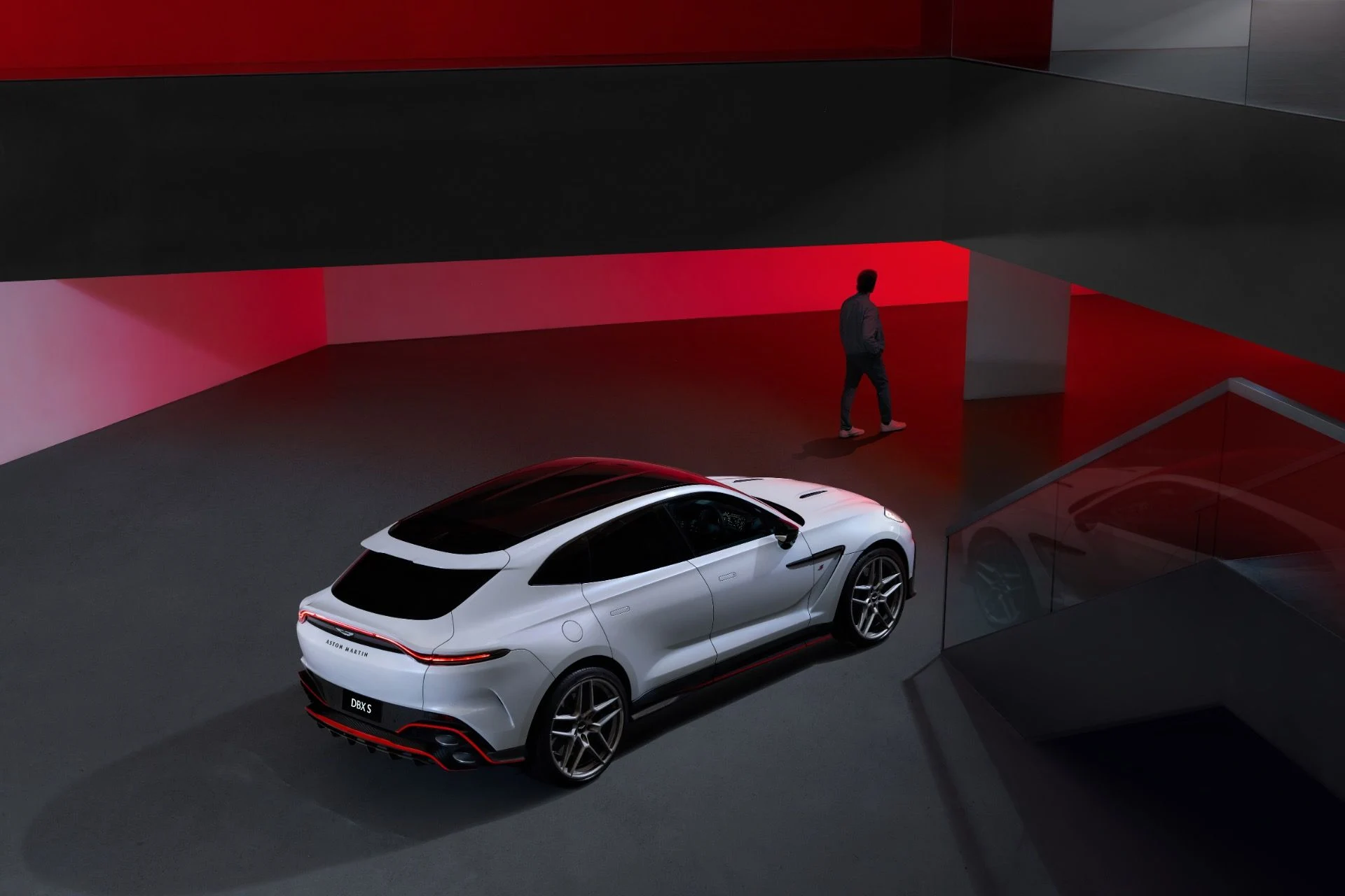 mph002_41057873_New_2026_Aston_Martin_DBX_S_daa0ed470d