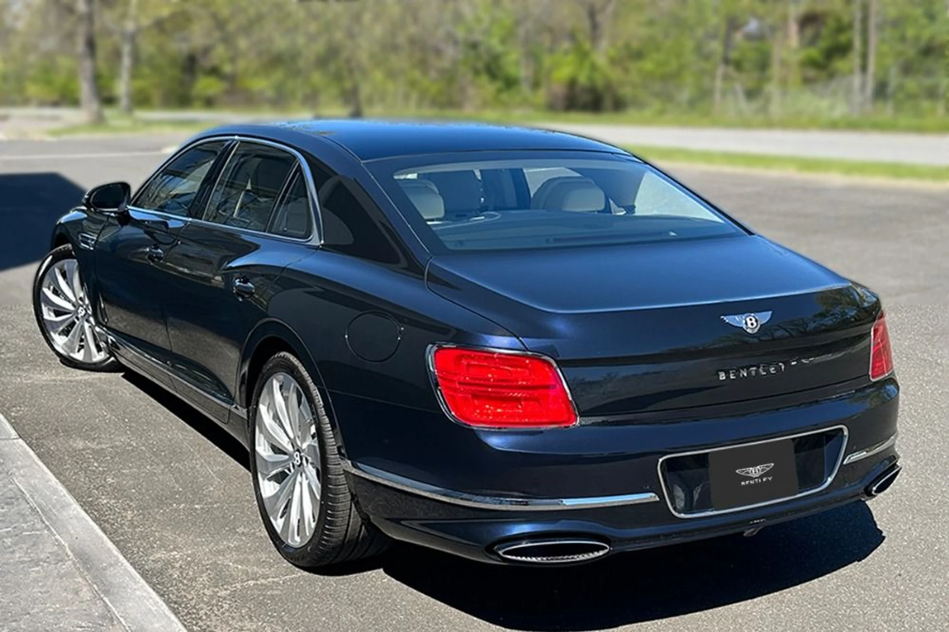 mph002_4119732015_New_2026_Bentley_Flying_Spur_1777901590_ad09cdaf3f