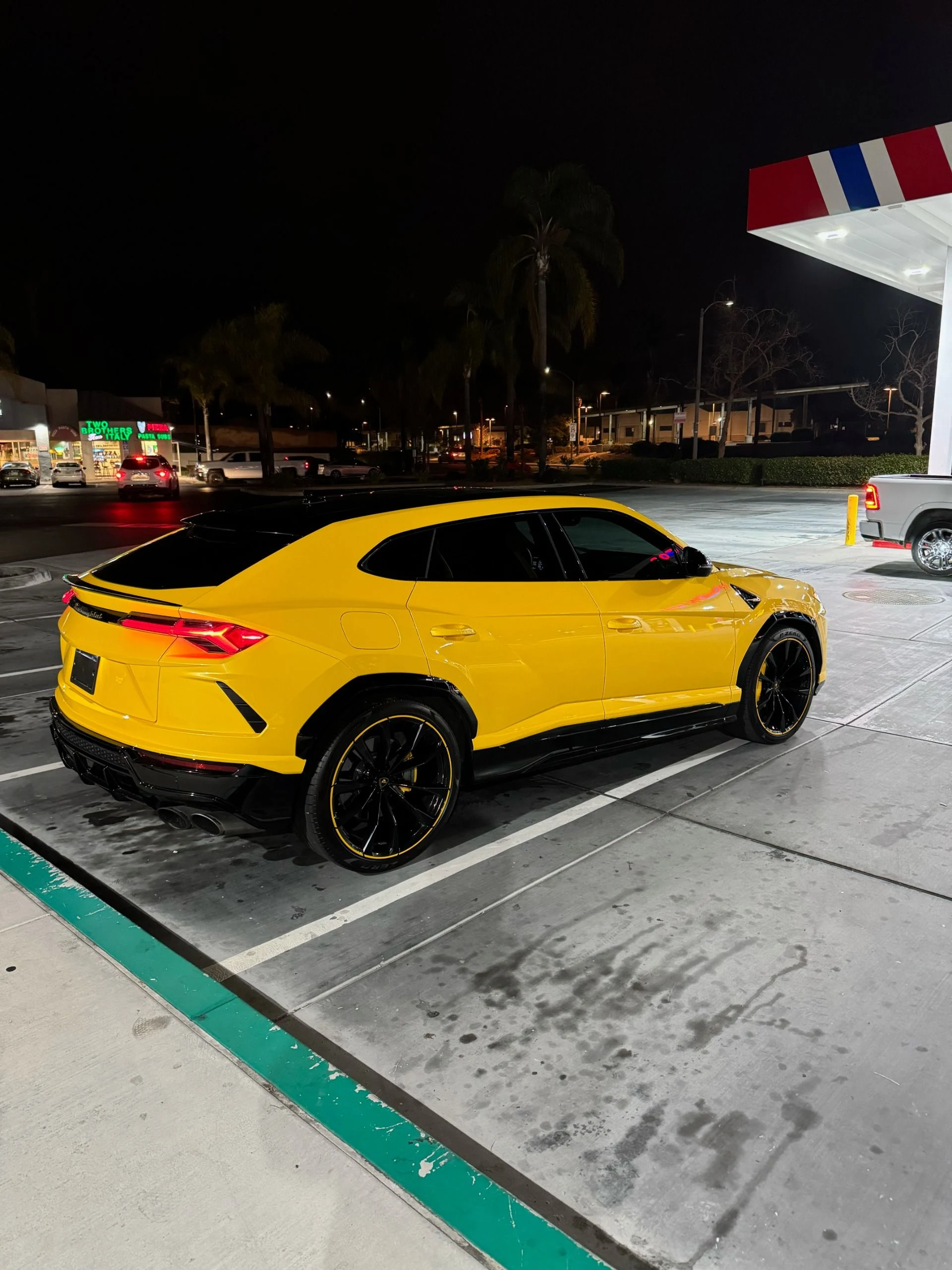 mph002_4122458556_Used_2021_Lamborghini_Urus_1755903787_21317eb648