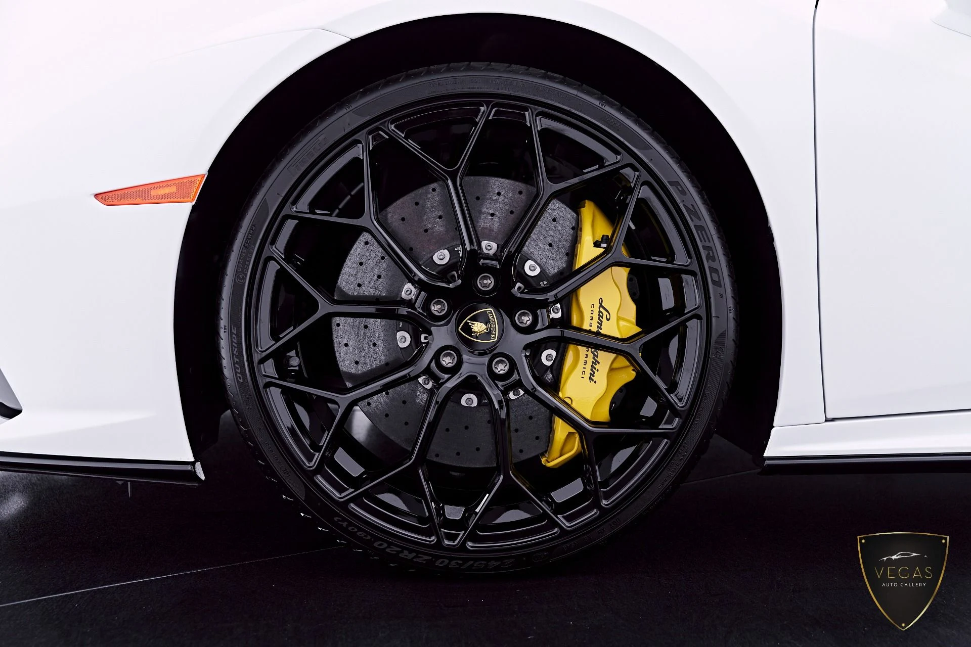mph002_413216884_Used_2022_Lamborghini_Huracan_EVO_Base_1782344243_1aaa651043