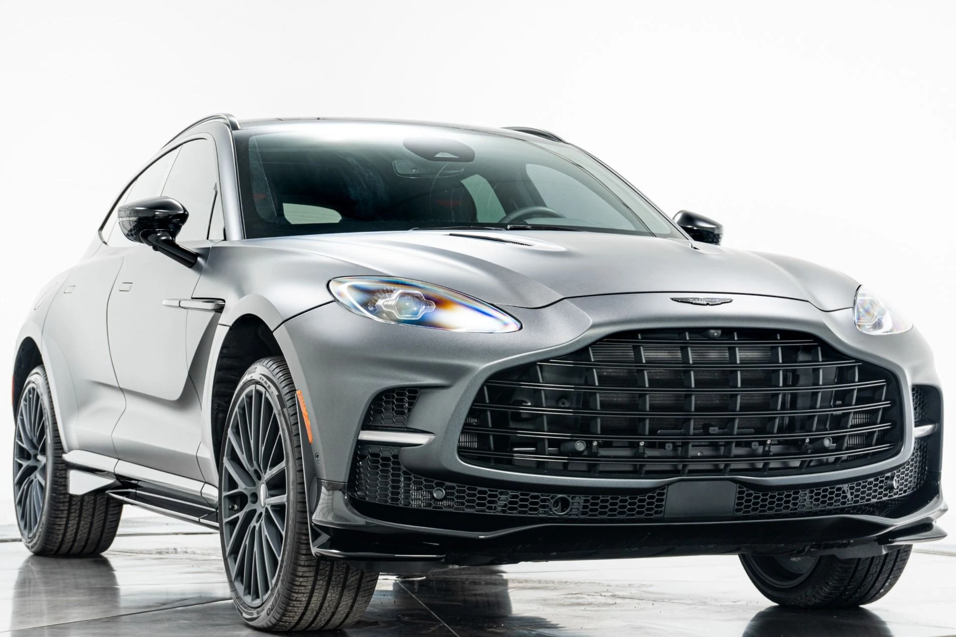 mph002_4140802101_Used_2025_Aston_Martin_DBX_707_23_Inch_Wheels_Factory_Matte_Paint_697_Horsepower_1774034848_ca2bb4eedd