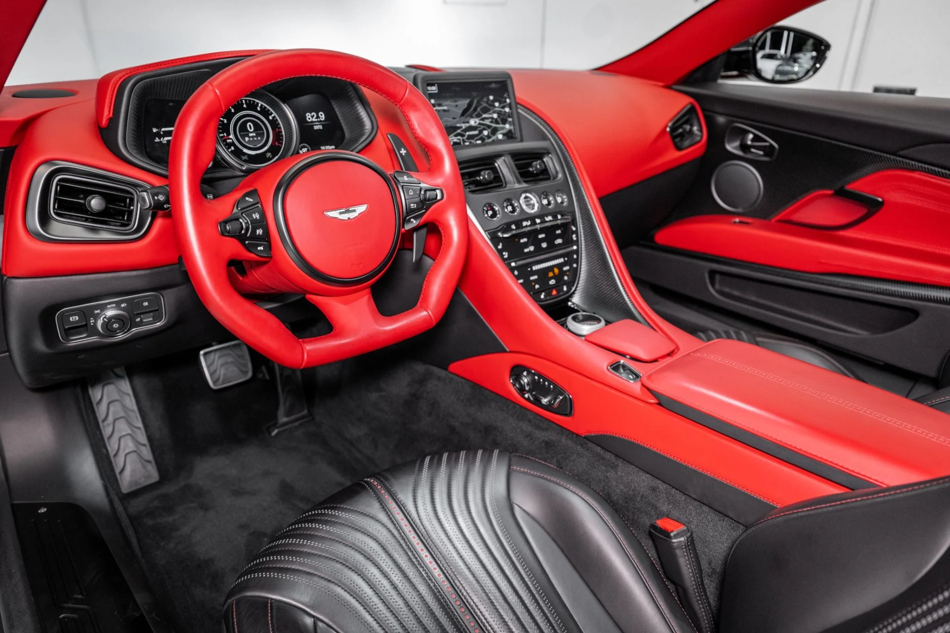mph002_4143071030_Used_2023_Aston_Martin_DB_11_V8_Coupe_1749739937_311697ca46