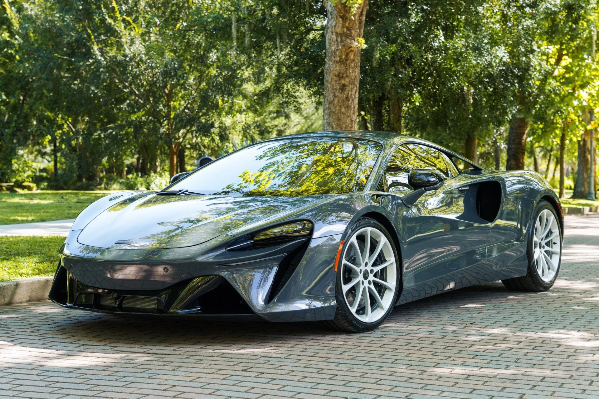 mph002_4157561446_Used_2026_Mc_Laren_Artura_1790623017_ba7a786b81