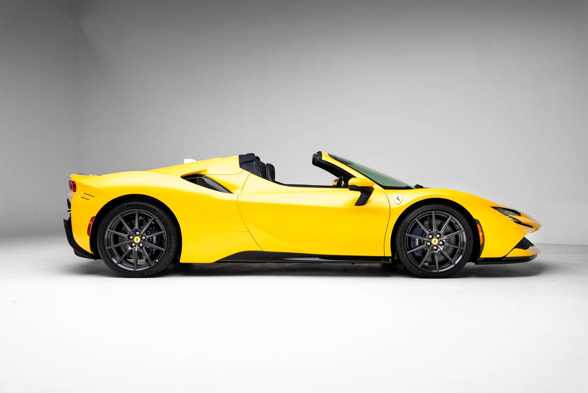 mph002_4161522400_Used_2024_Ferrari_SF_90_Spider_1770854329_41b3808cdb