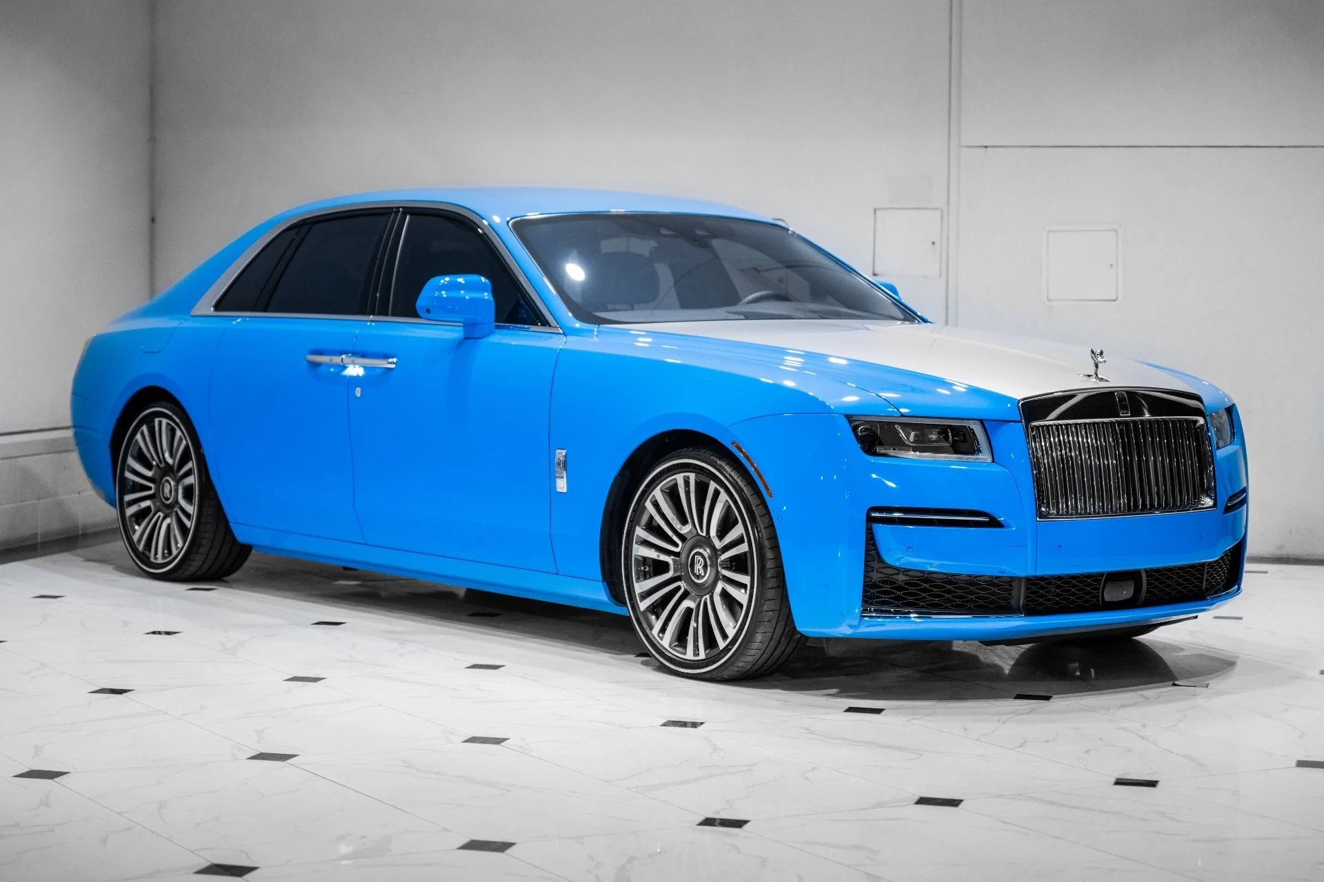 mph002_4161911488_Used_2023_Rolls_Royce_Ghost_1773457420_5babdcb457
