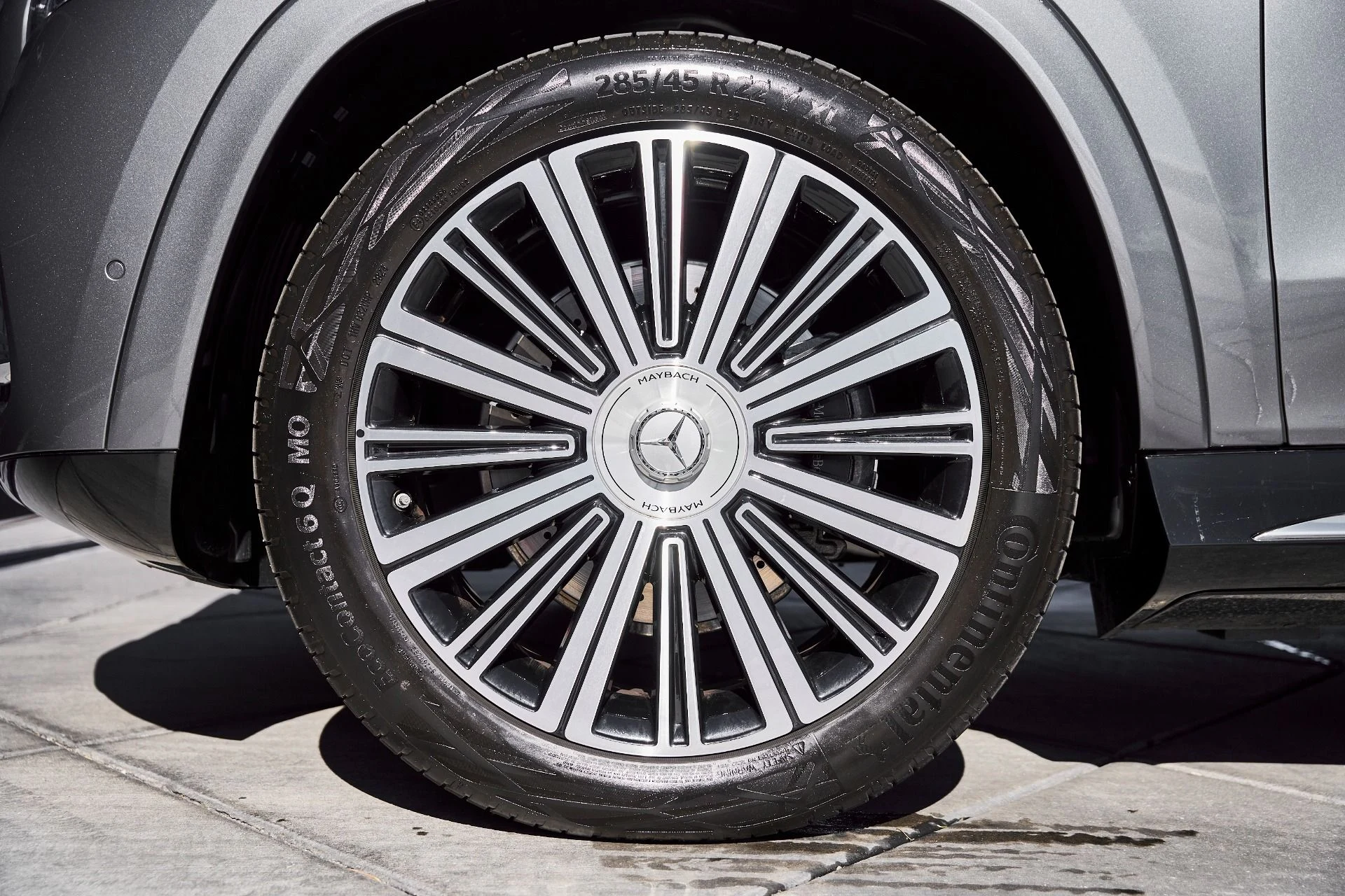 mph002_4169893156_Used_2025_Mercedes_Benz_GLS_Maybach_GLS_600_1771467881_e14da877e1