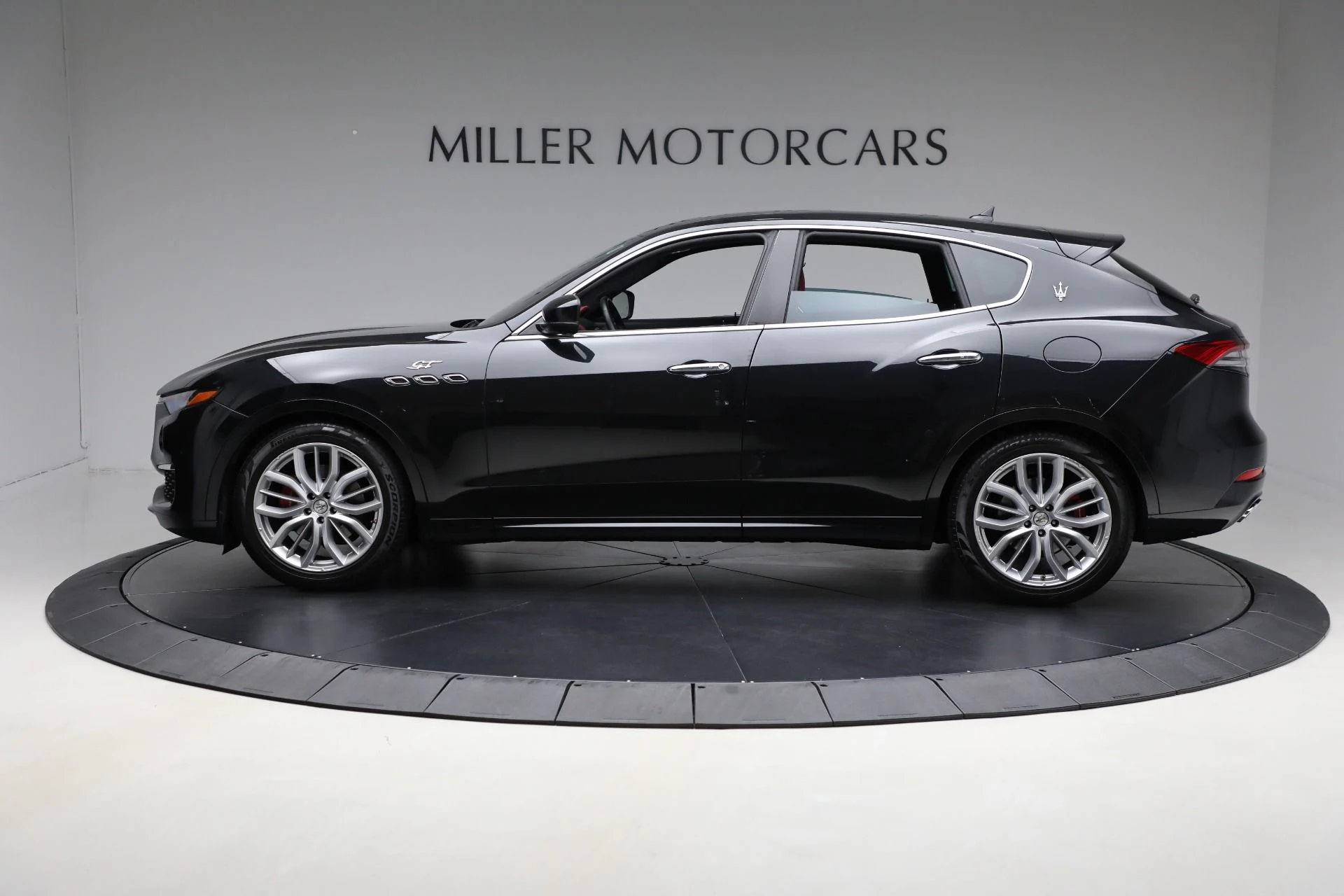 mph002_4171622139_Used_2022_Maserati_Levante_GT_baa4c74854