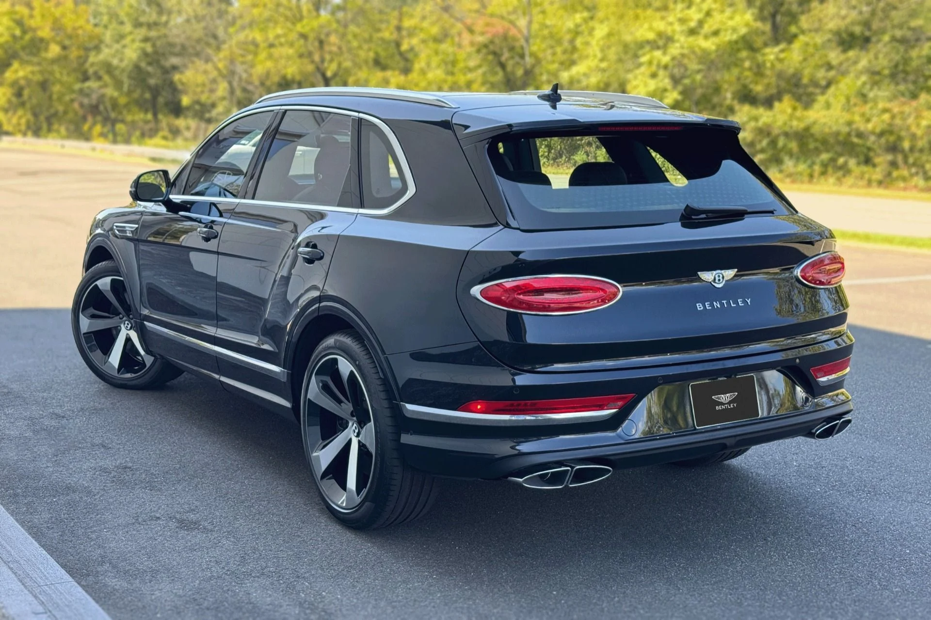 mph002_417807664_Used_2025_Bentley_Bentayga_V8_1758544256_aaff7c8de1