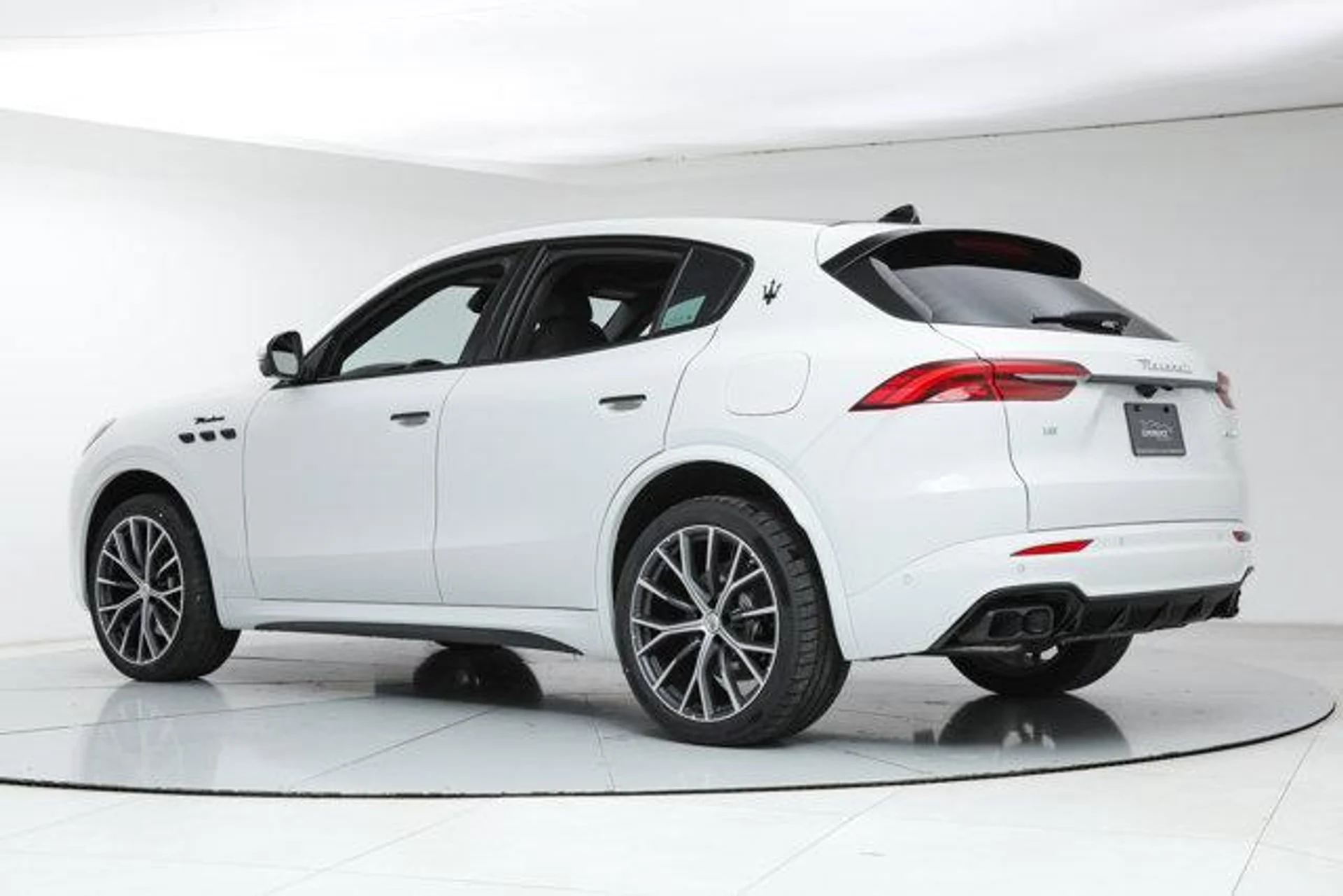 mph002_4178212597_6g52_Qi_WY_3j_Yb_O_Tblp_VZ_Ky2_Es8s_d3720ff201