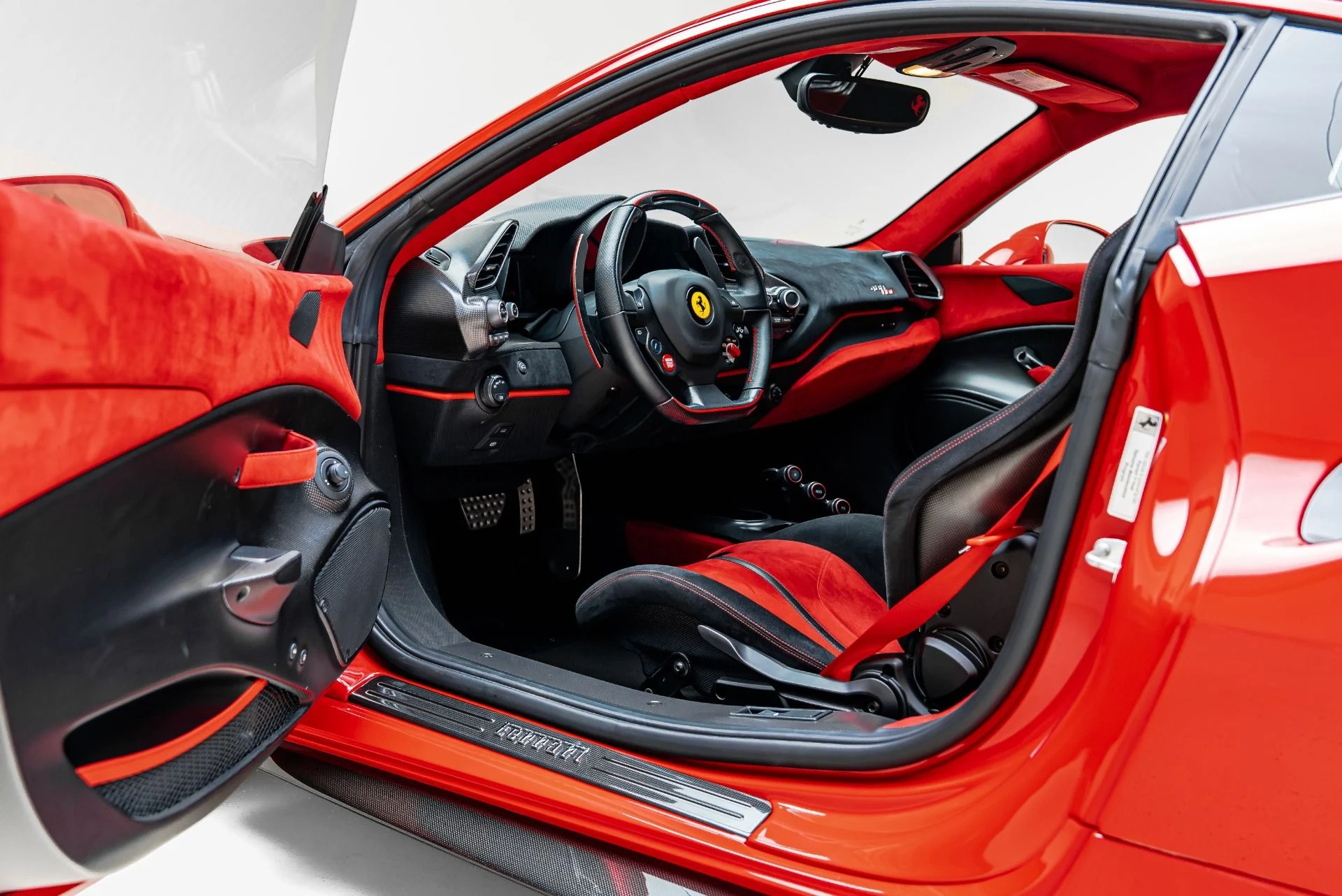 mph002_4179138151_Used_2019_Ferrari_488_Pista_1784869122_98d1ebe253