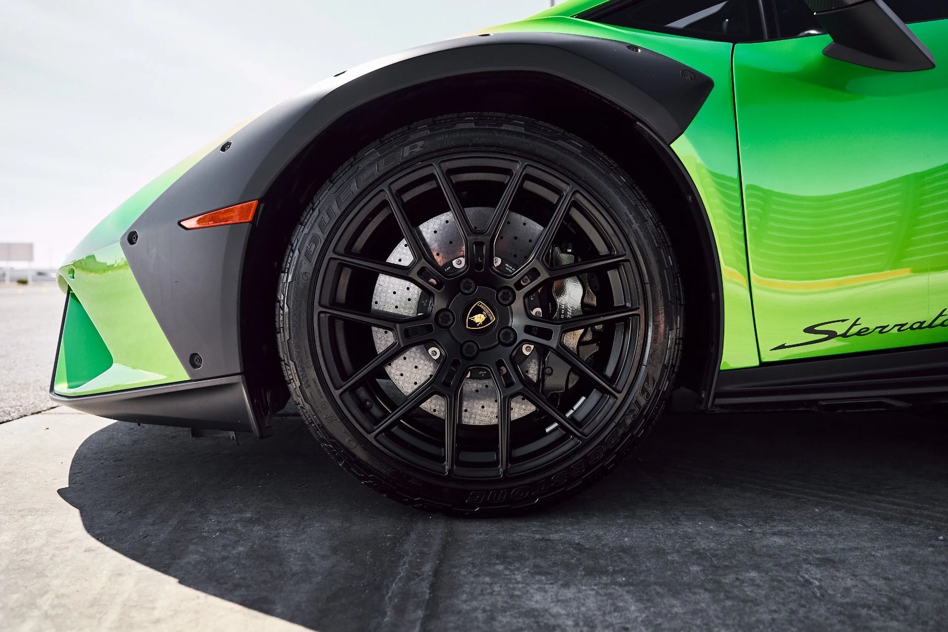 mph002_4180286138_Used_2024_Lamborghini_Huracan_Sterrato_Base_1774300037_fa41dda64b