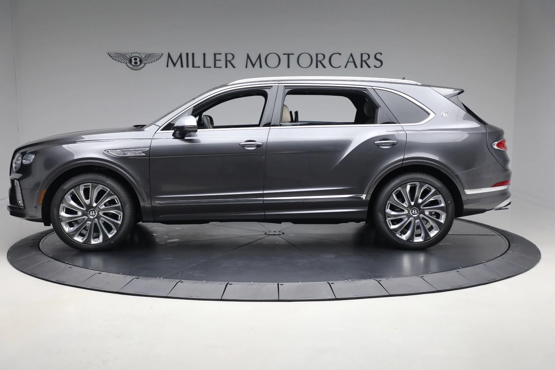 mph002_4184162436_New_2025_Bentley_Bentayga_EWB_Mulliner_V8_f70773d0ed