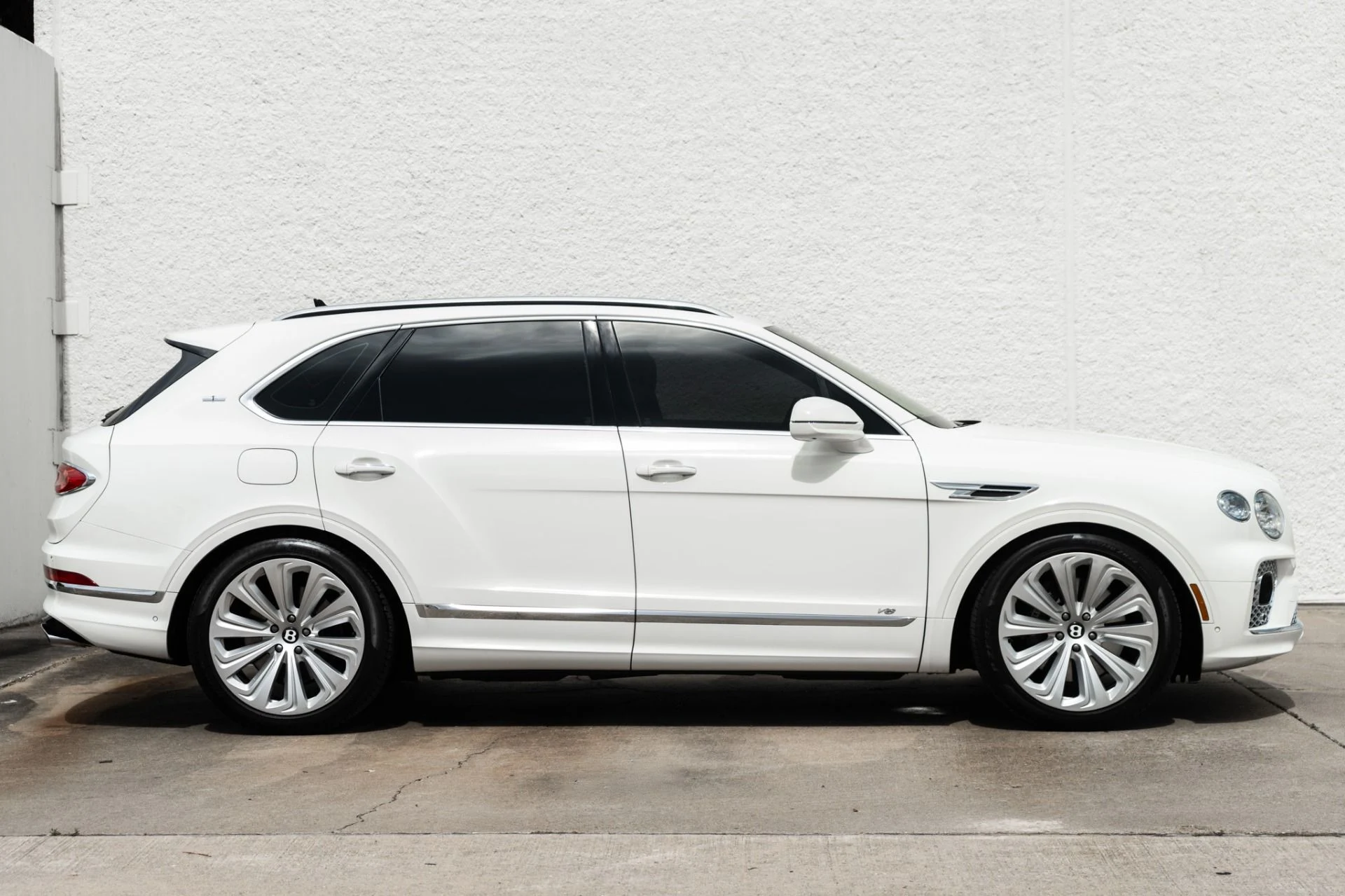 mph002_4188944090_Used_2021_Bentley_Bentayga_V8_1780517075_541666ef8f