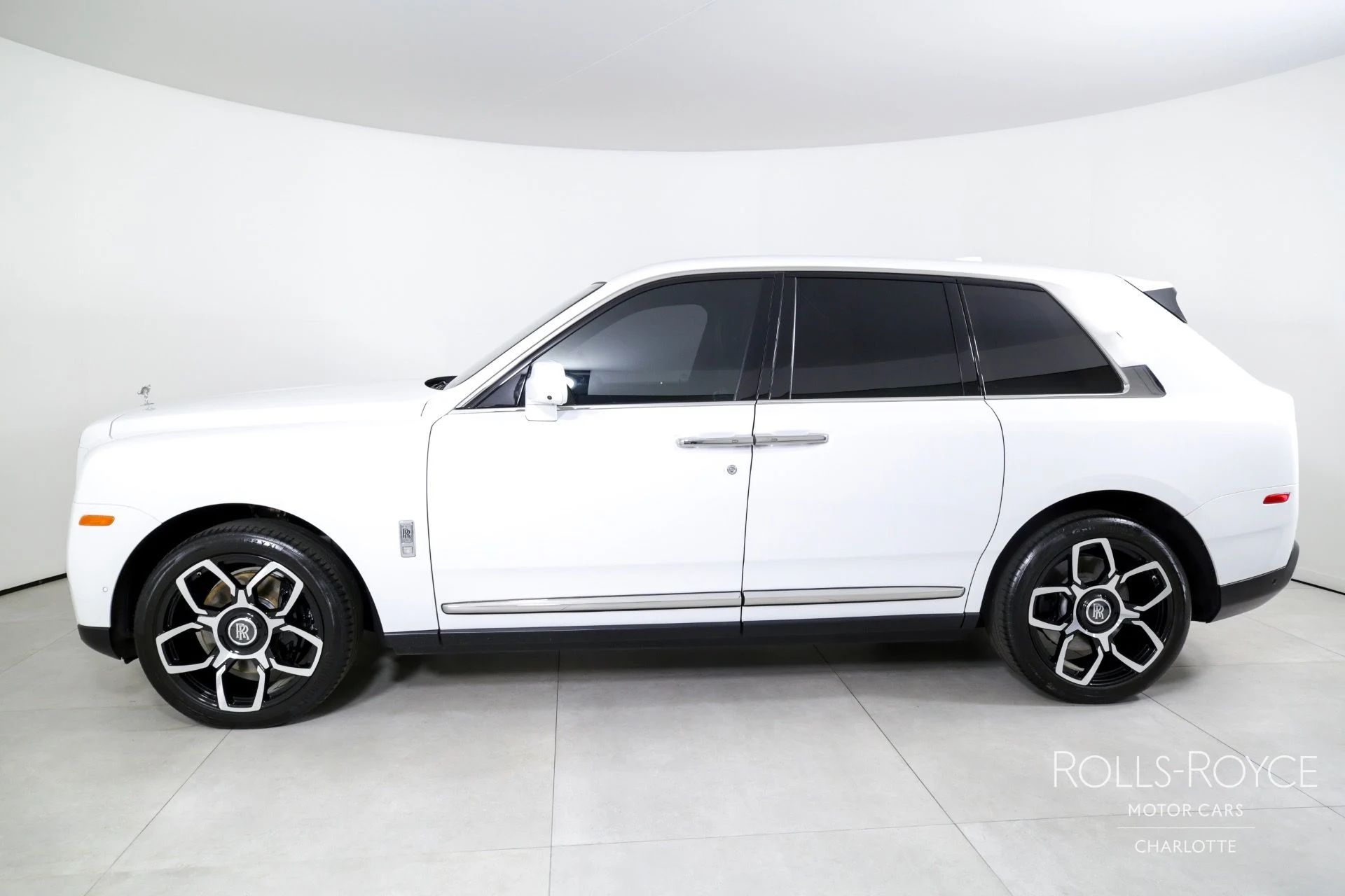 mph002_419910413_Used_2020_Rolls_Royce_Cullinan_1729535260_494381e940