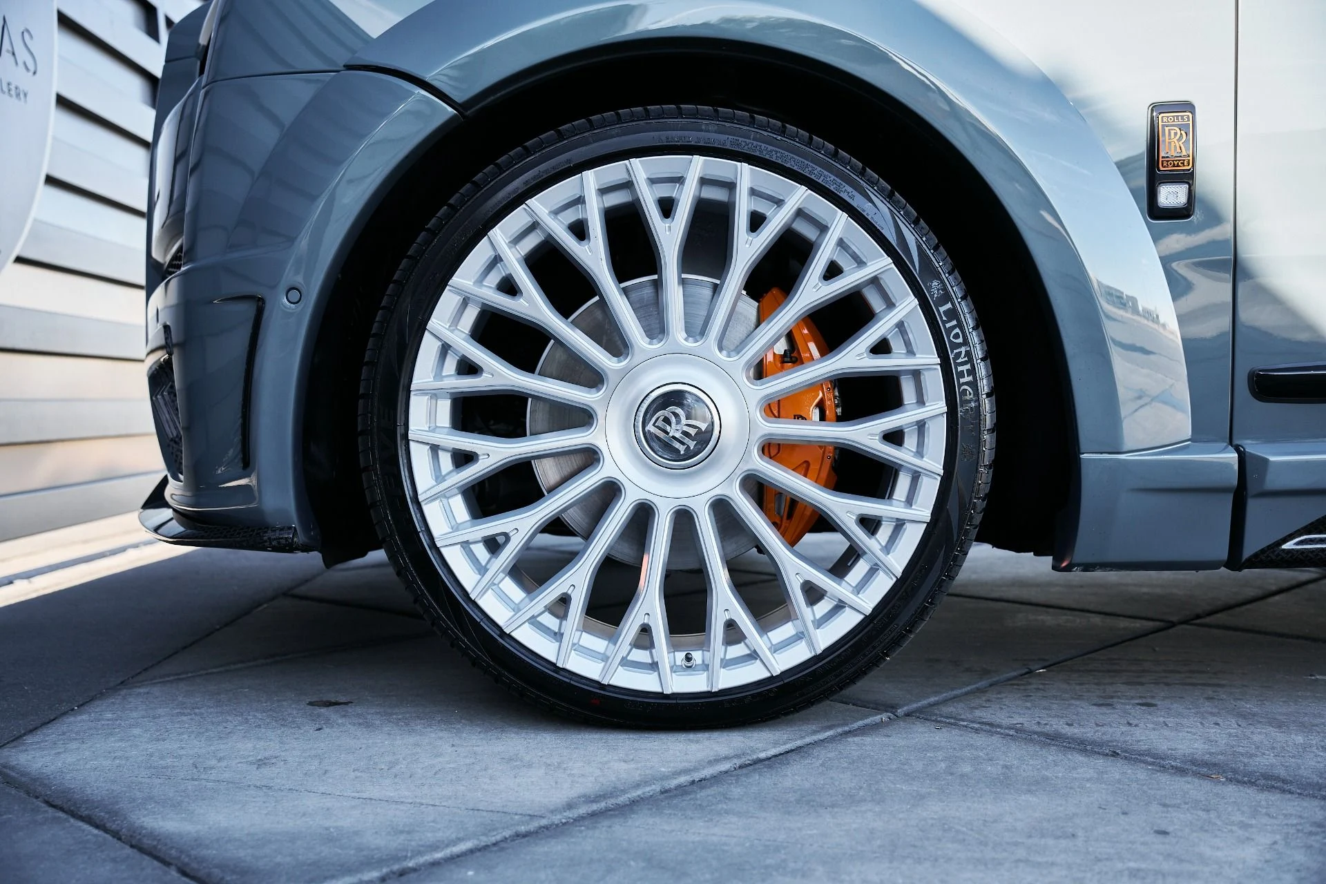 mph002_4199544624_Used_2025_Rolls_Royce_Cullinan_Base_1766020329_0f8bbdaf9c