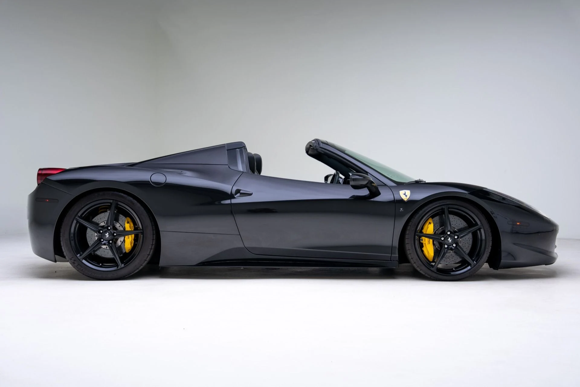 mph002_4200102021_Used_2015_Ferrari_458_Spider_1768509966_84bb0b9bc5