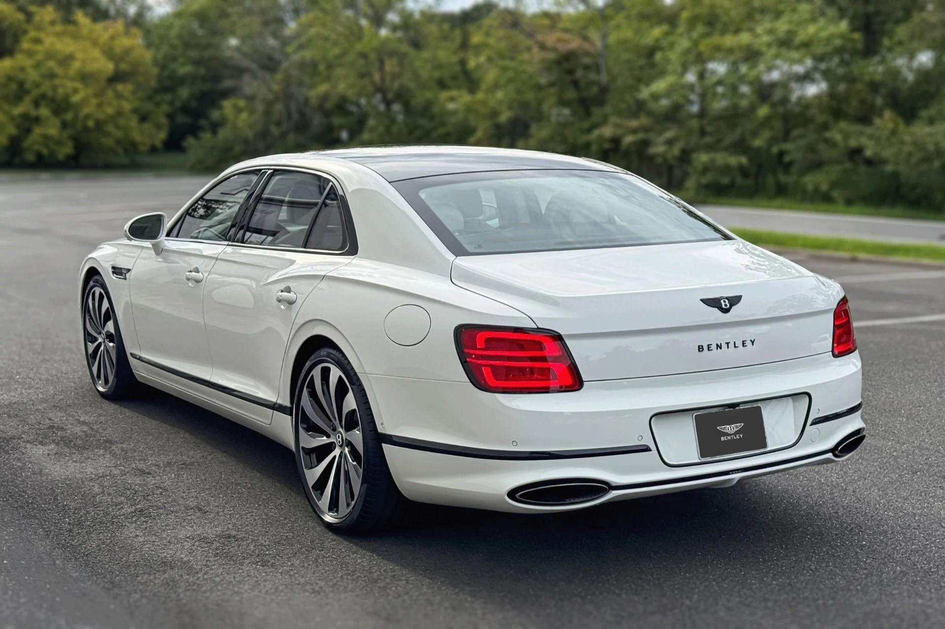 mph002_4208562439_New_2026_Bentley_Flying_Spur_1763579881_f325942888
