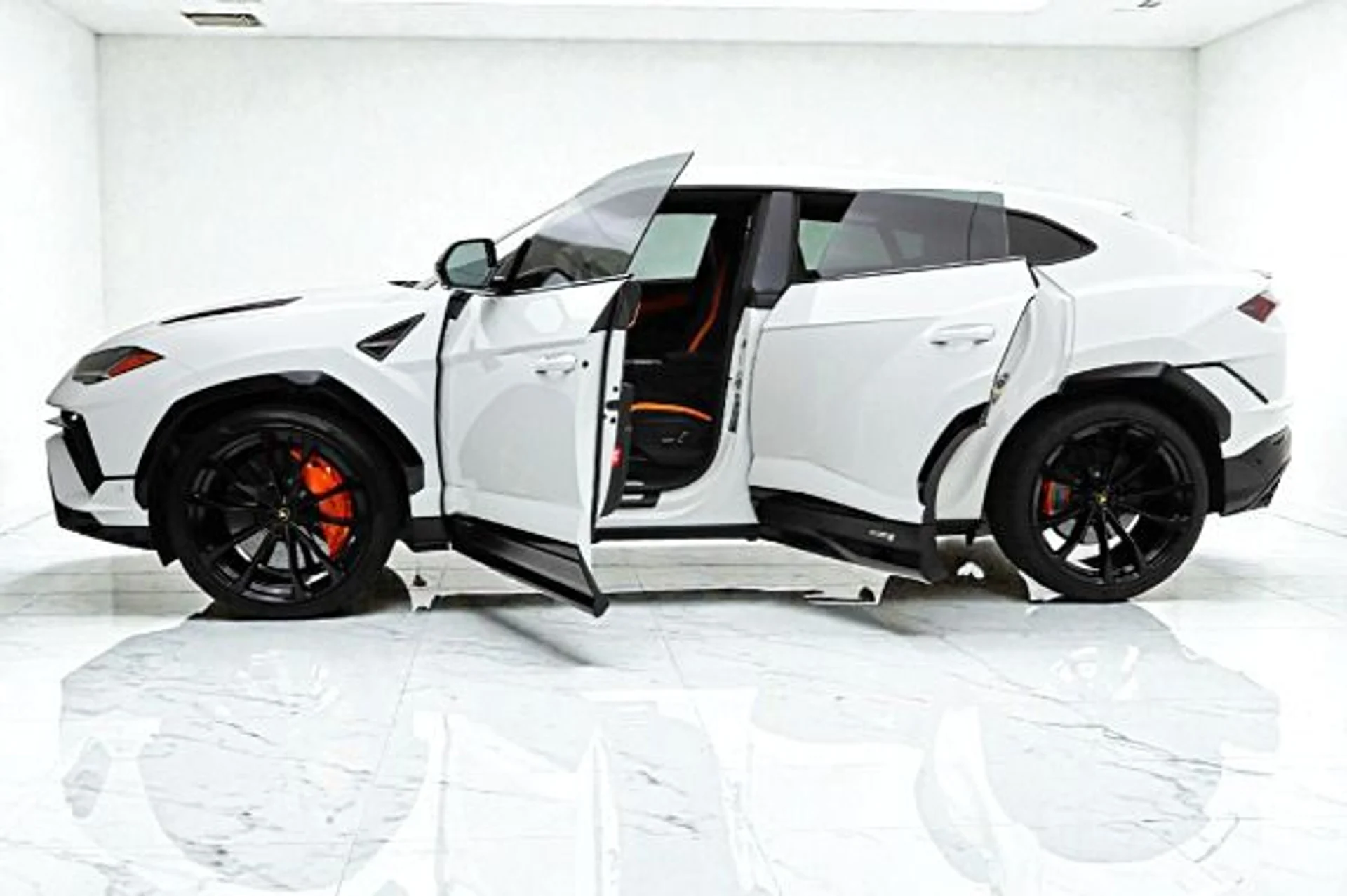 mph002_4217750851_Used_2024_Lamborghini_Urus_S_3f9eb2ca15