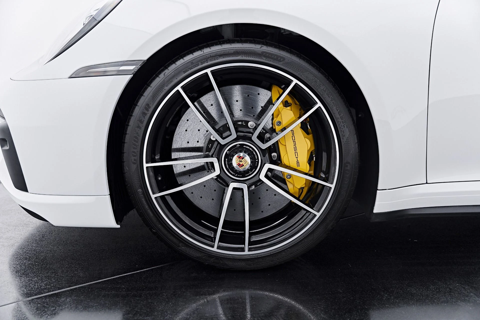 mph002_4220923293_Used_2022_Porsche_911_Turbo_S_1790299682_2bb8f05630