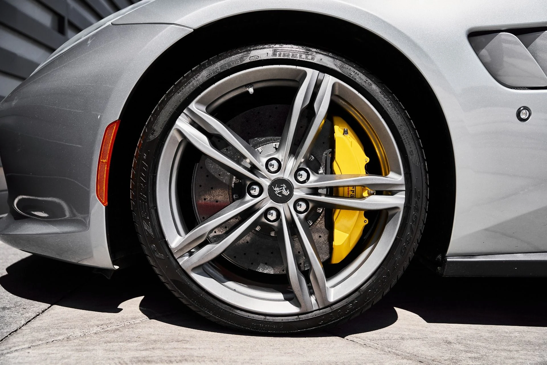 mph002_4221769997_Used_2018_Ferrari_GTC_4_Lusso_V12_1775611995_fcb10aefa4