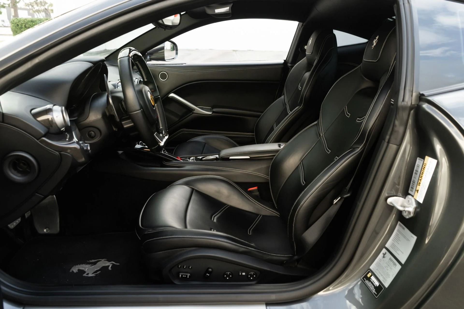 mph002_422474763_Used_2015_Ferrari_F12berlinetta_1763421627_0ecf218061